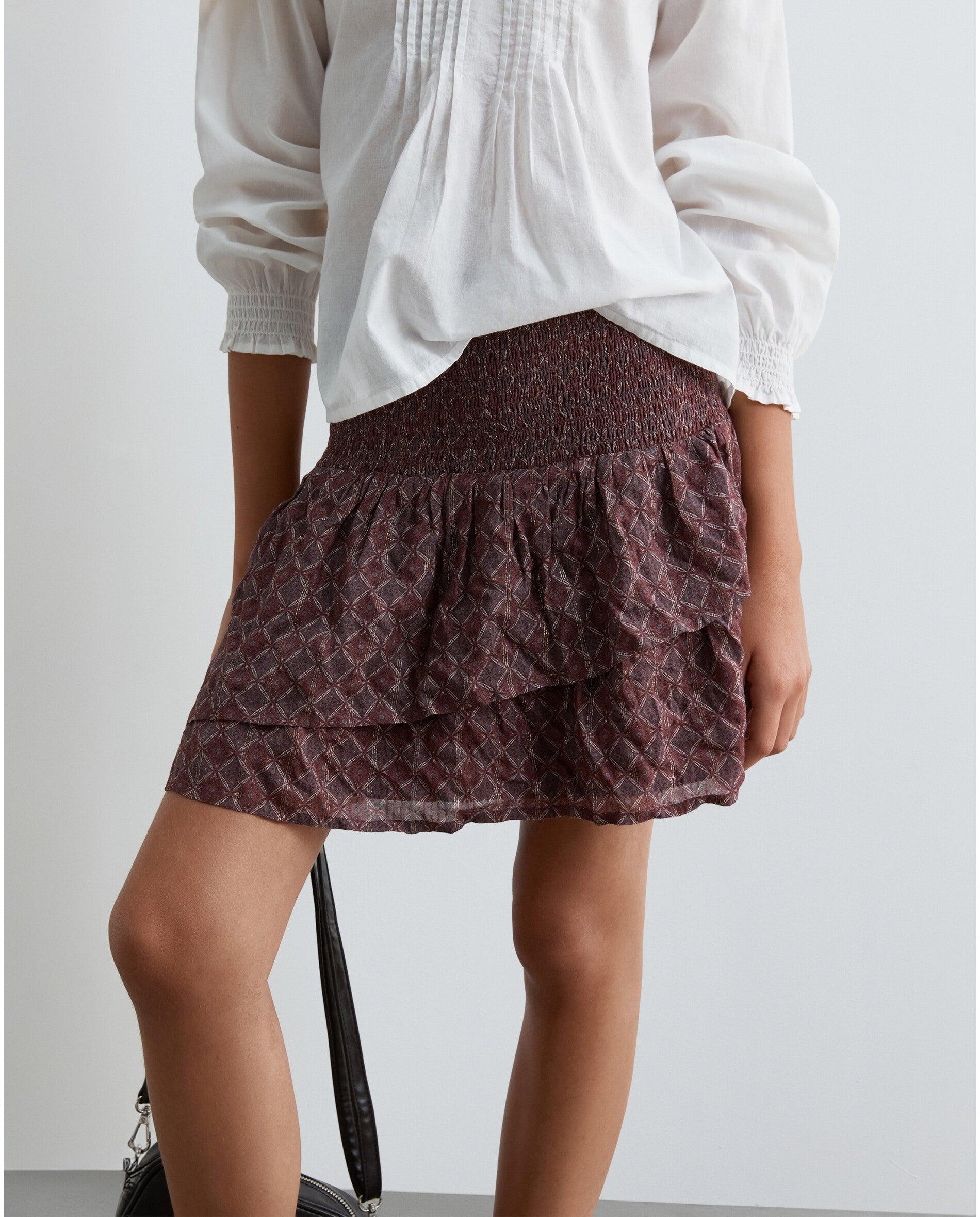 Saia Curta Estampada com Menino de Abelha Bordeaux-2