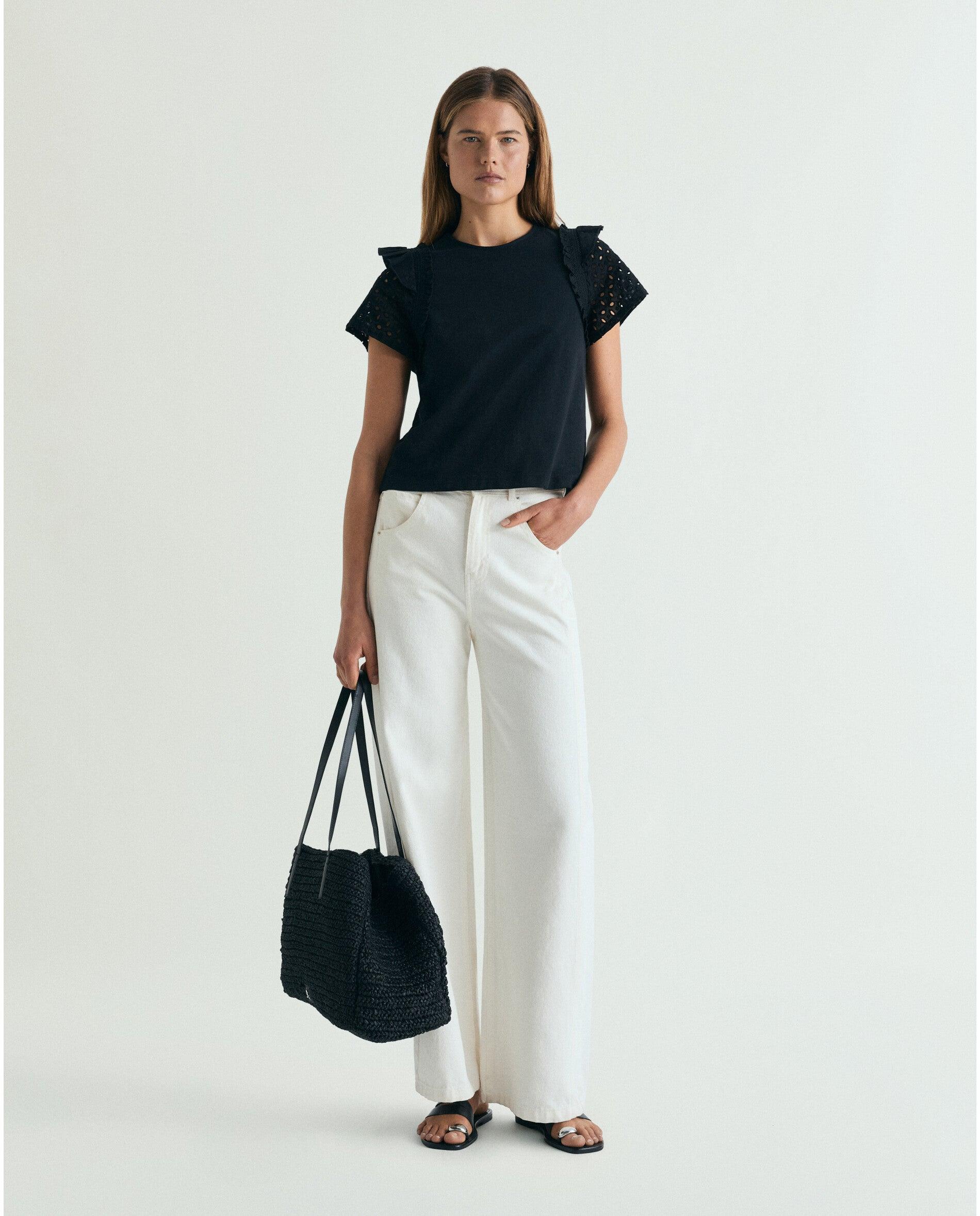 T-shirt com Folhos e Mangas Perfuradas Preto-3