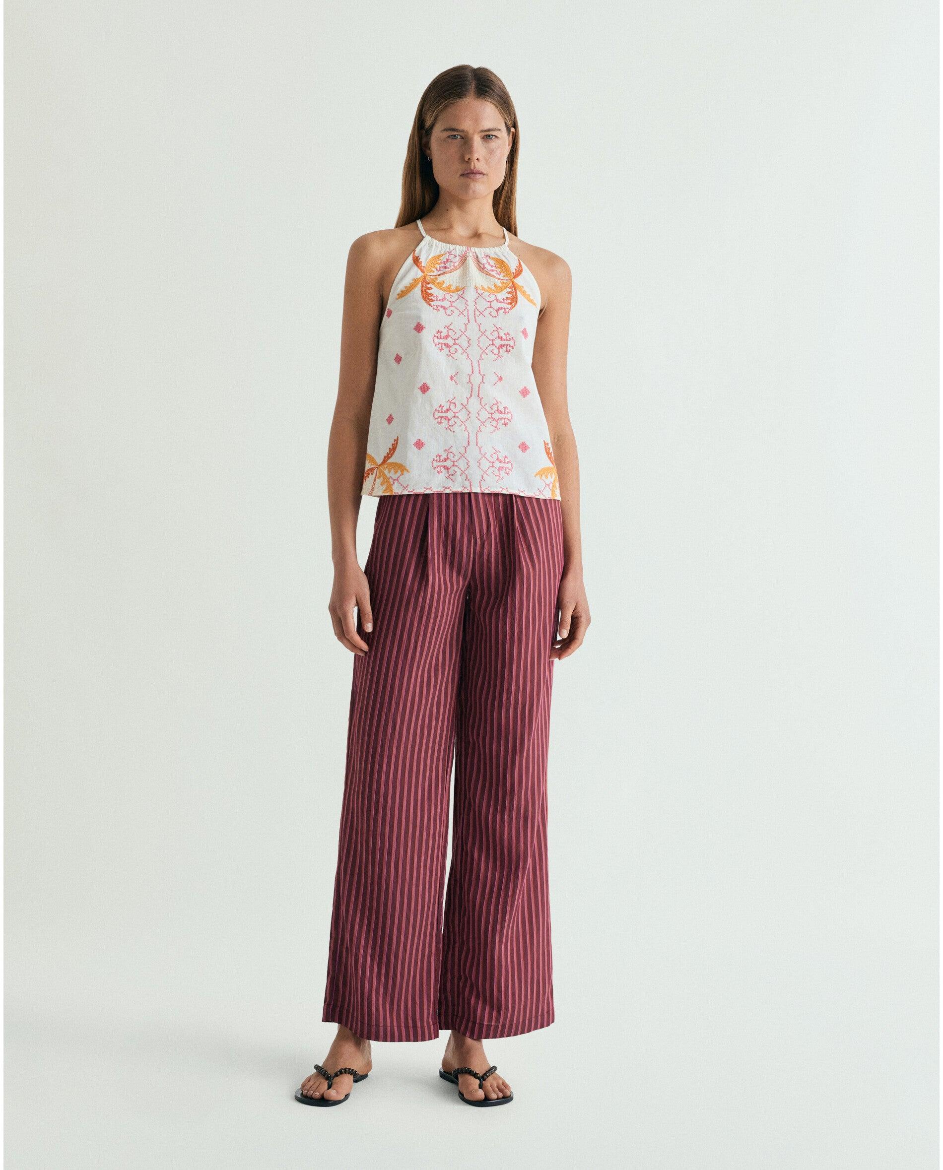Top Bordado com Gola Halter Cru-3