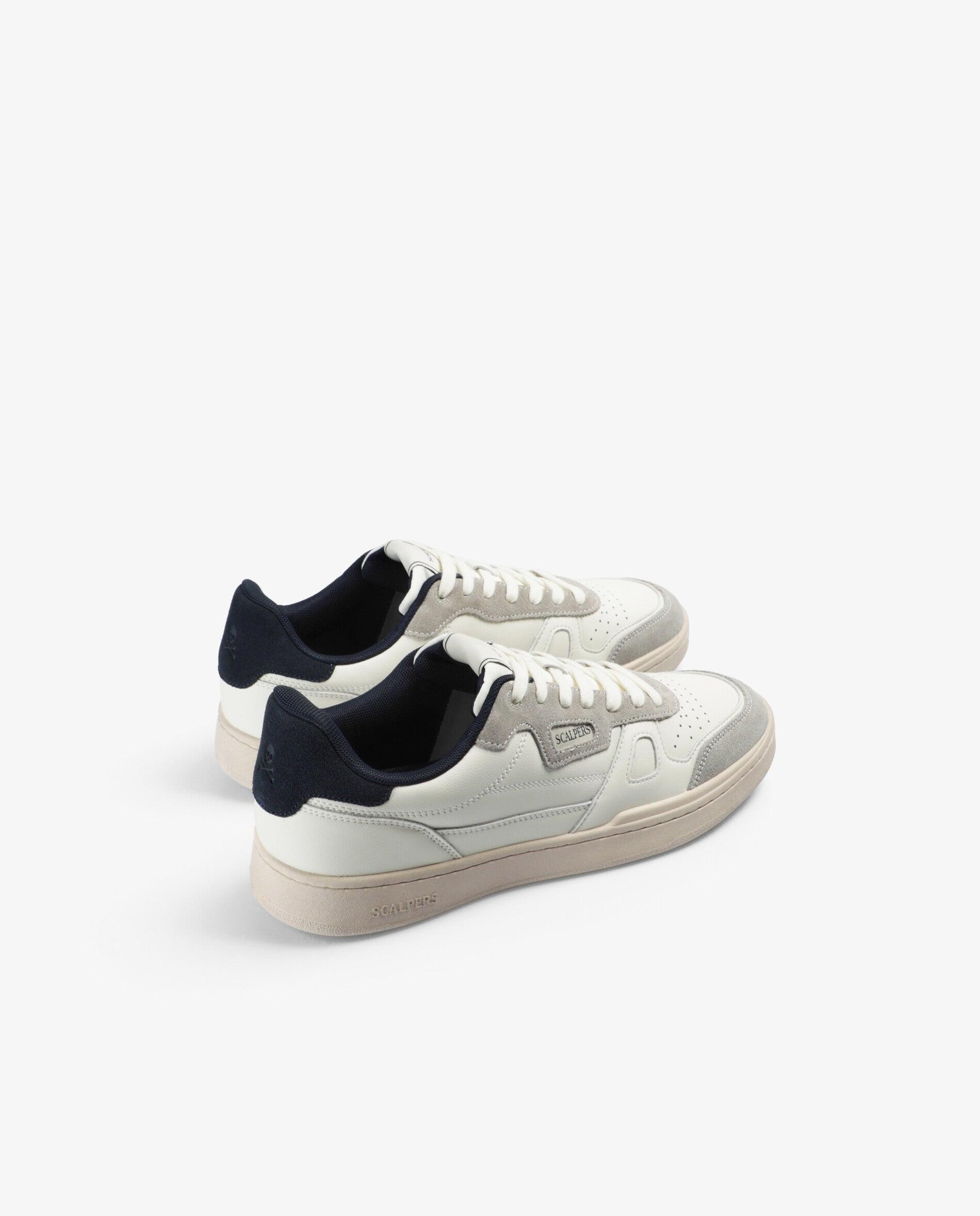 Sapatilha Retro em Pele e Camurça com Sola Rasa Branco-3