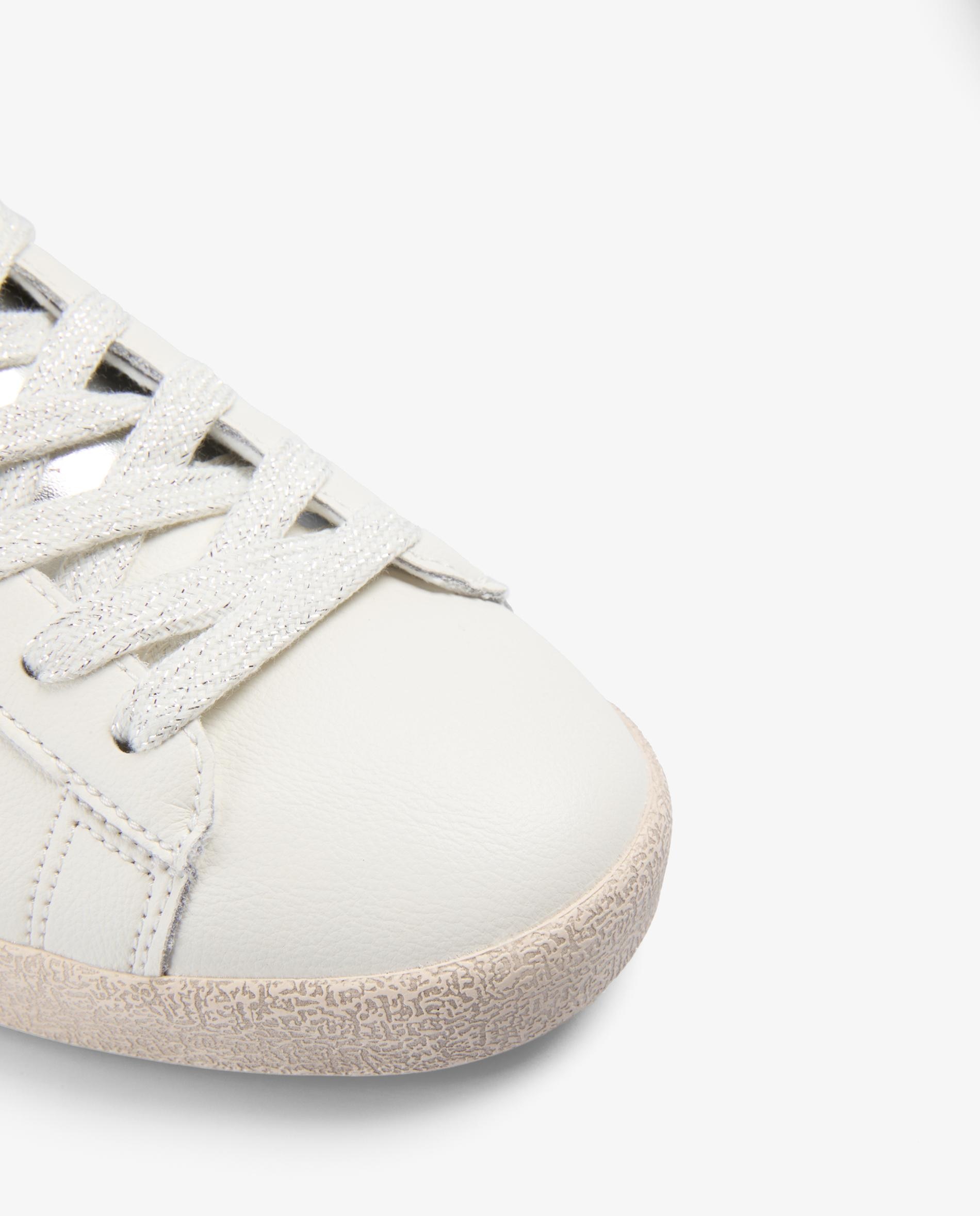 Sapatilhas Brancas em Pele com Detalhes Metalizados Branco / Rosa-5