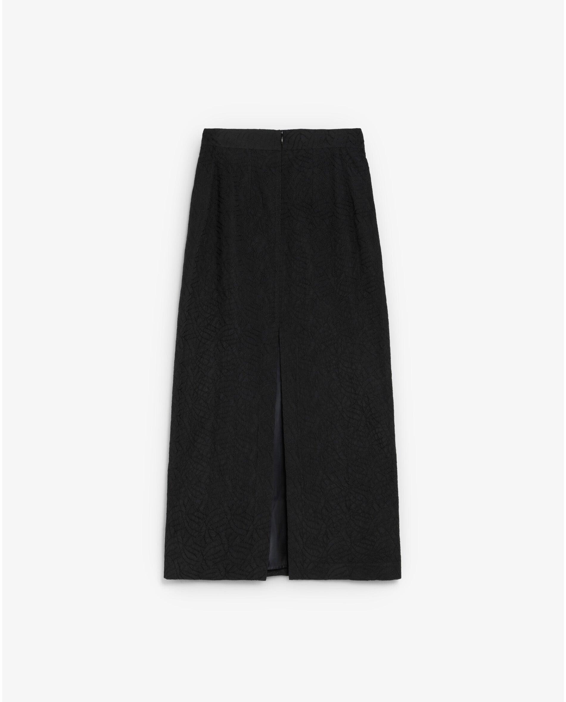 Saia Midi com Corte a Direito em Tecido Bordado Preto-5