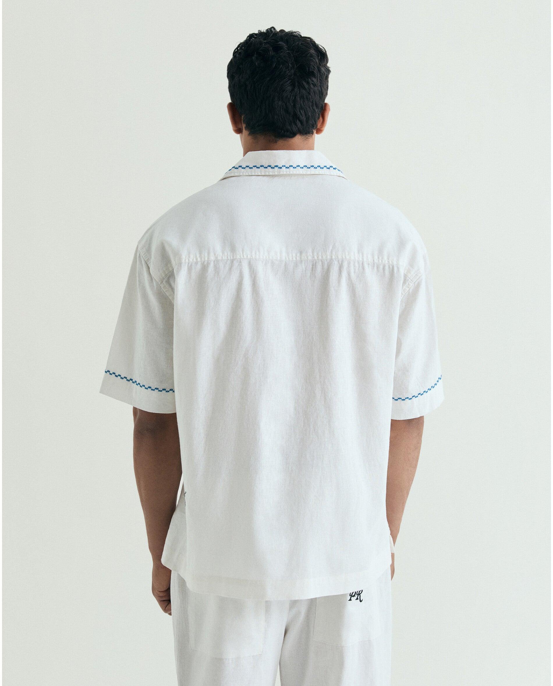 Camisa de Manga Curta com Detalhes Bordados e Bolso Branco-2