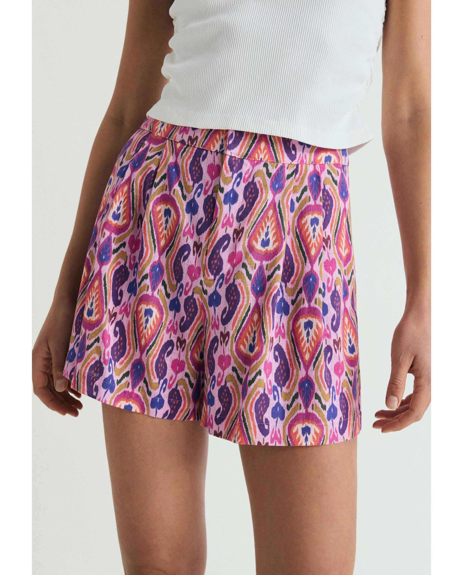 Short Regular Fit em Tecido Estampado Rosa-2