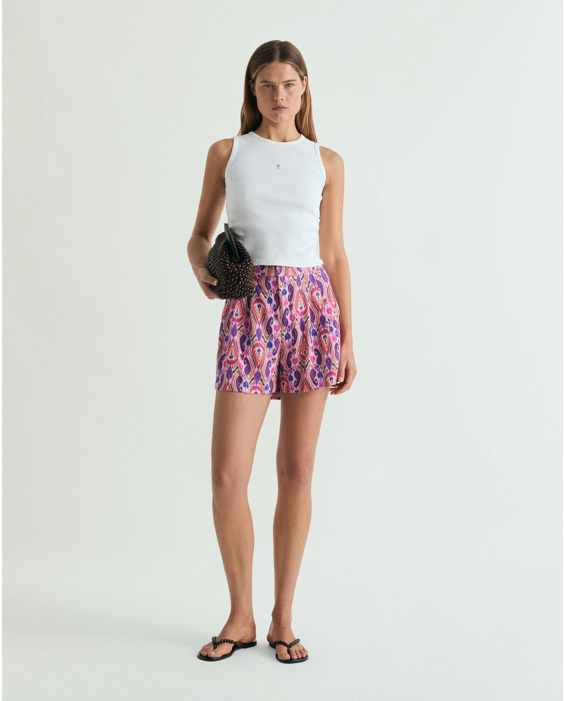 Imagem 0 de Short Regular Fit em Tecido Estampado