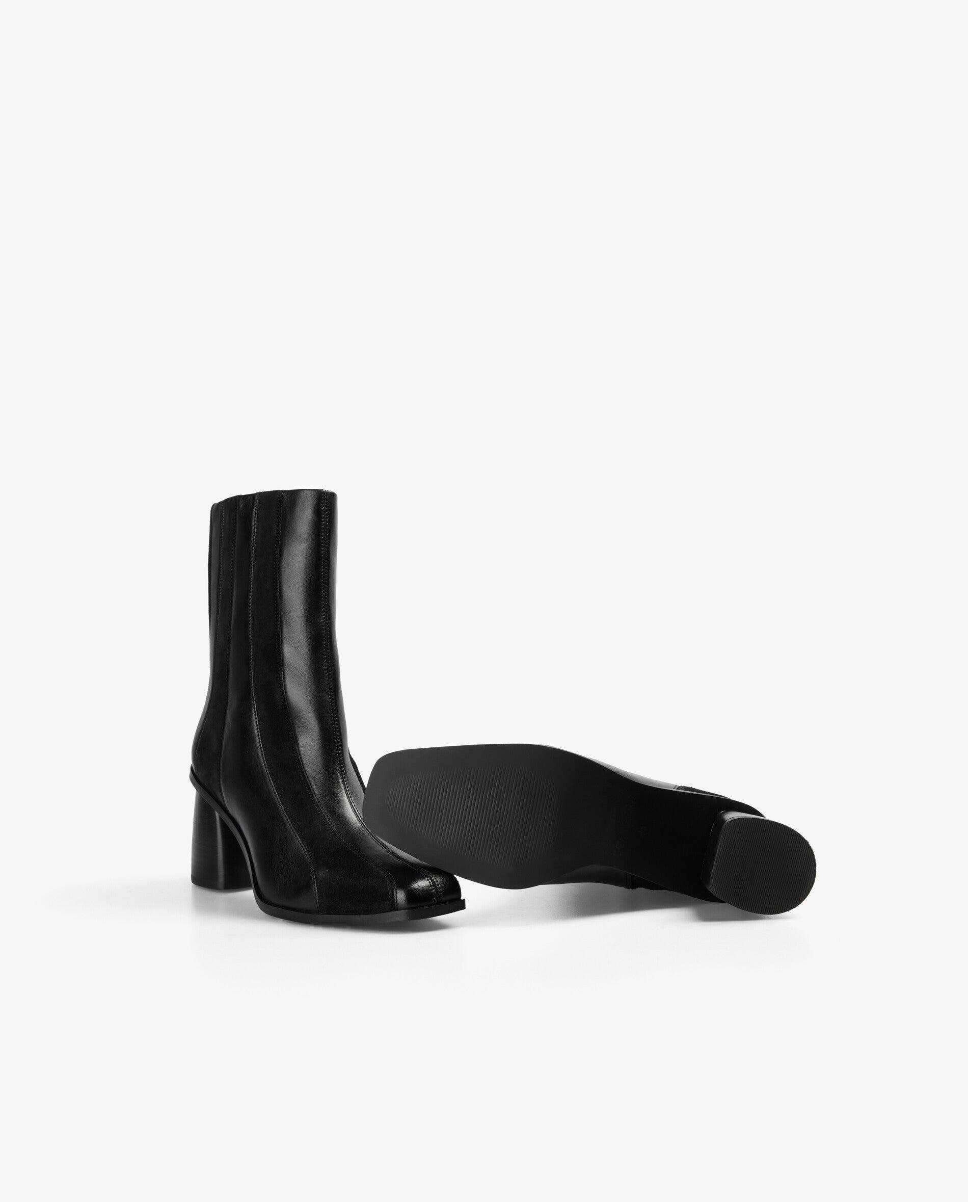 Botas Básicas de Pele com Tecido Às Riscas Preto-4