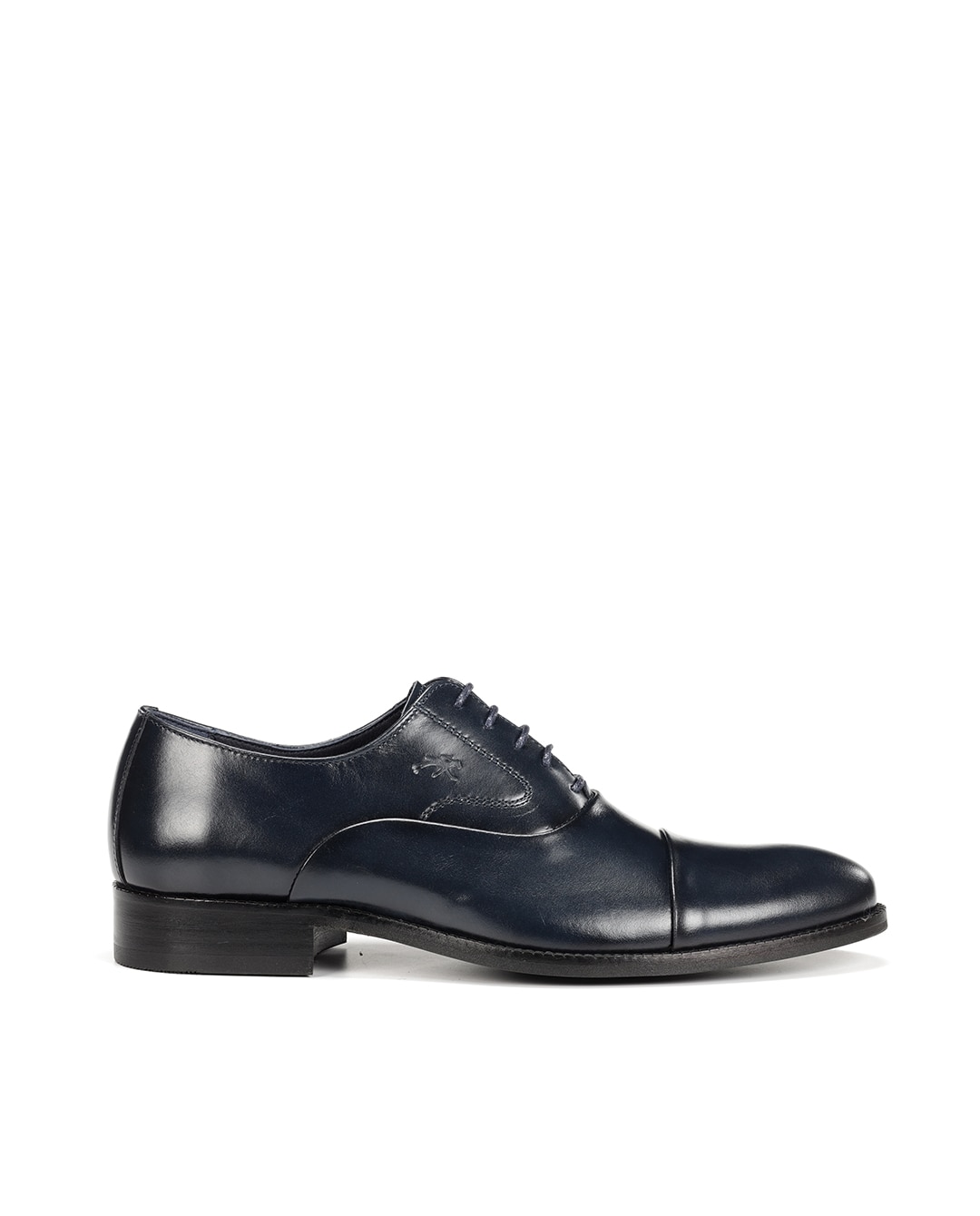 Imagem 0 de Sapatos de Cordões Fabricados em Pele