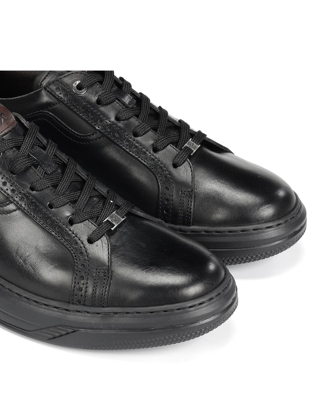 Sapatos de Cordões Fabricados em Pele Preto brilhante-6