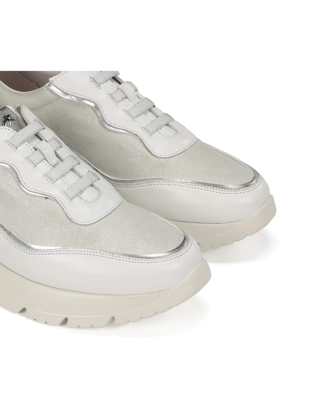 Sapatos de Cordões Fabricados em Pele Branco-4