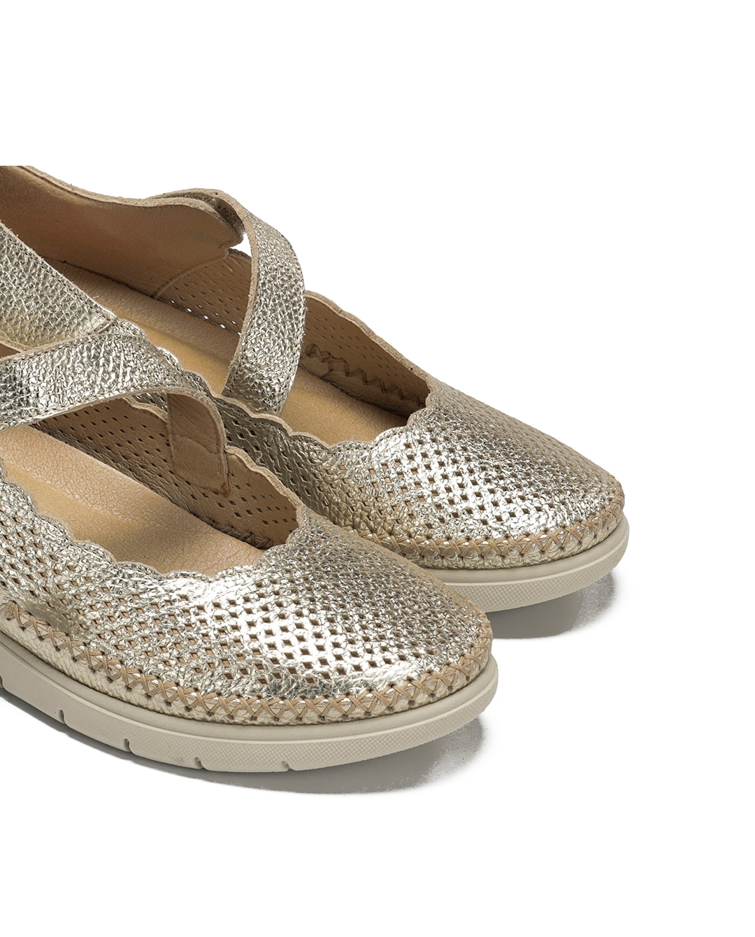 Sapatos de Salto Fabricados em Pele Ouro-4