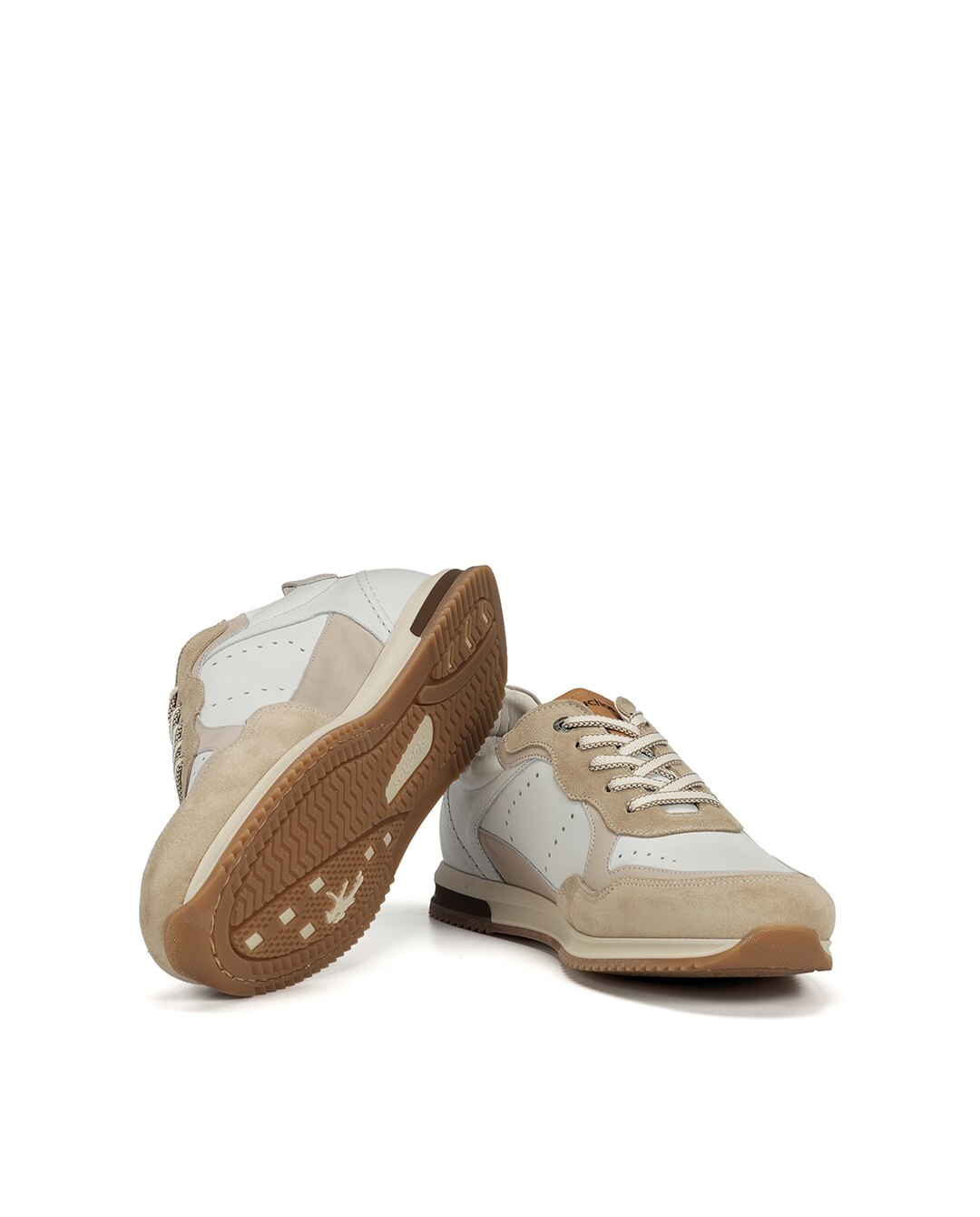 Sapatos de Cordões Fabricados em Camurça Natural-4