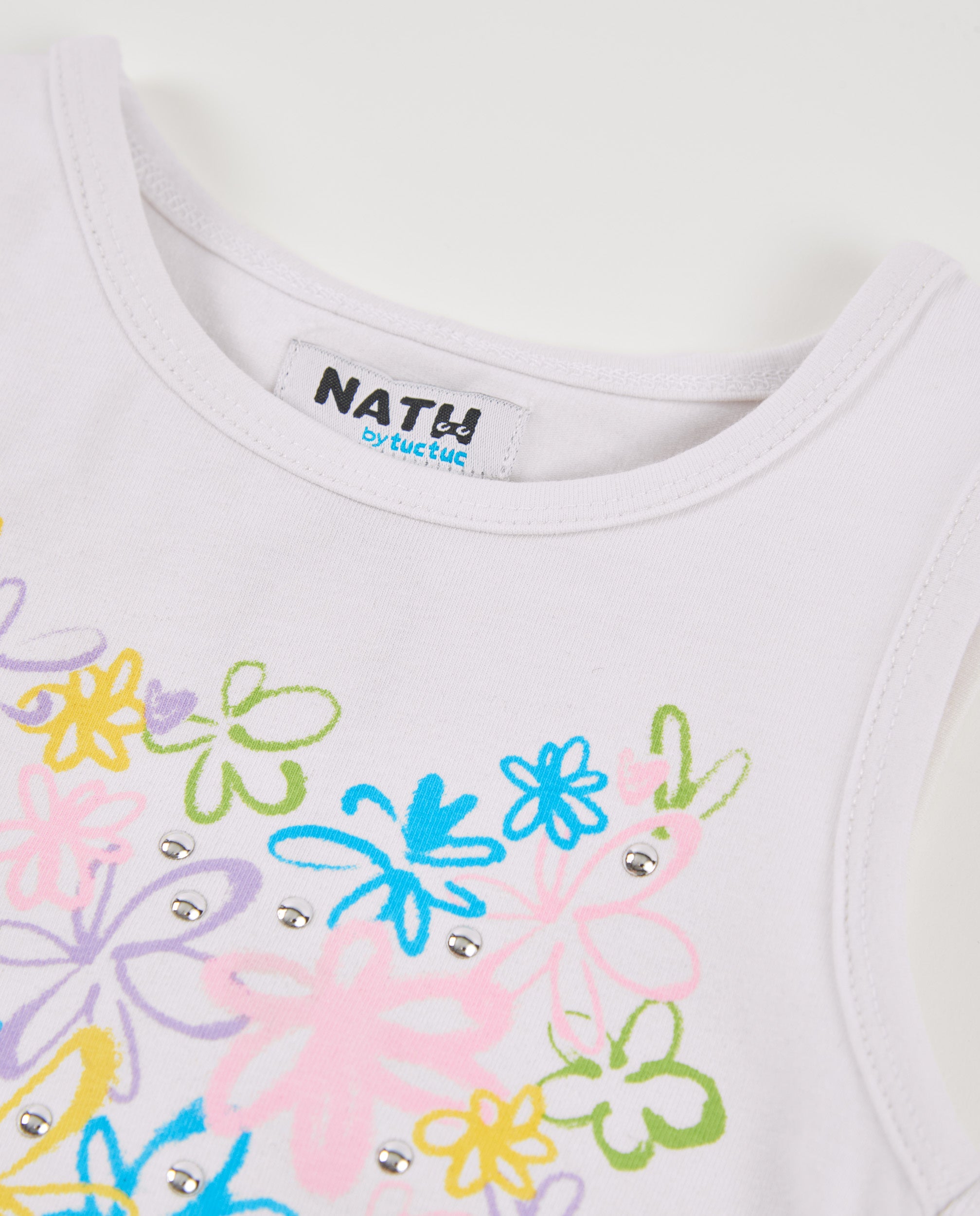 T-shirt Infantil de Malha com Bainha Acabada em V Branco-4