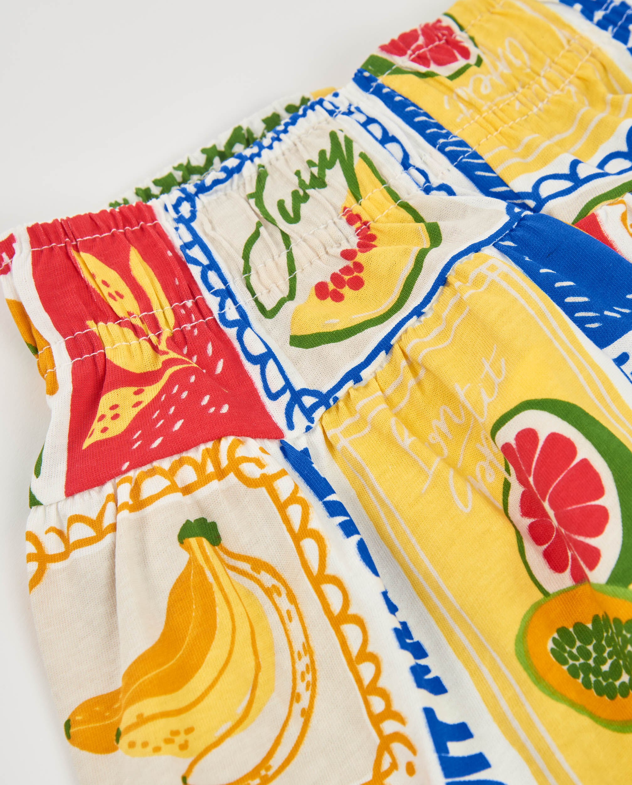 Calções de Malha com Inspiração Frutal Bege-3