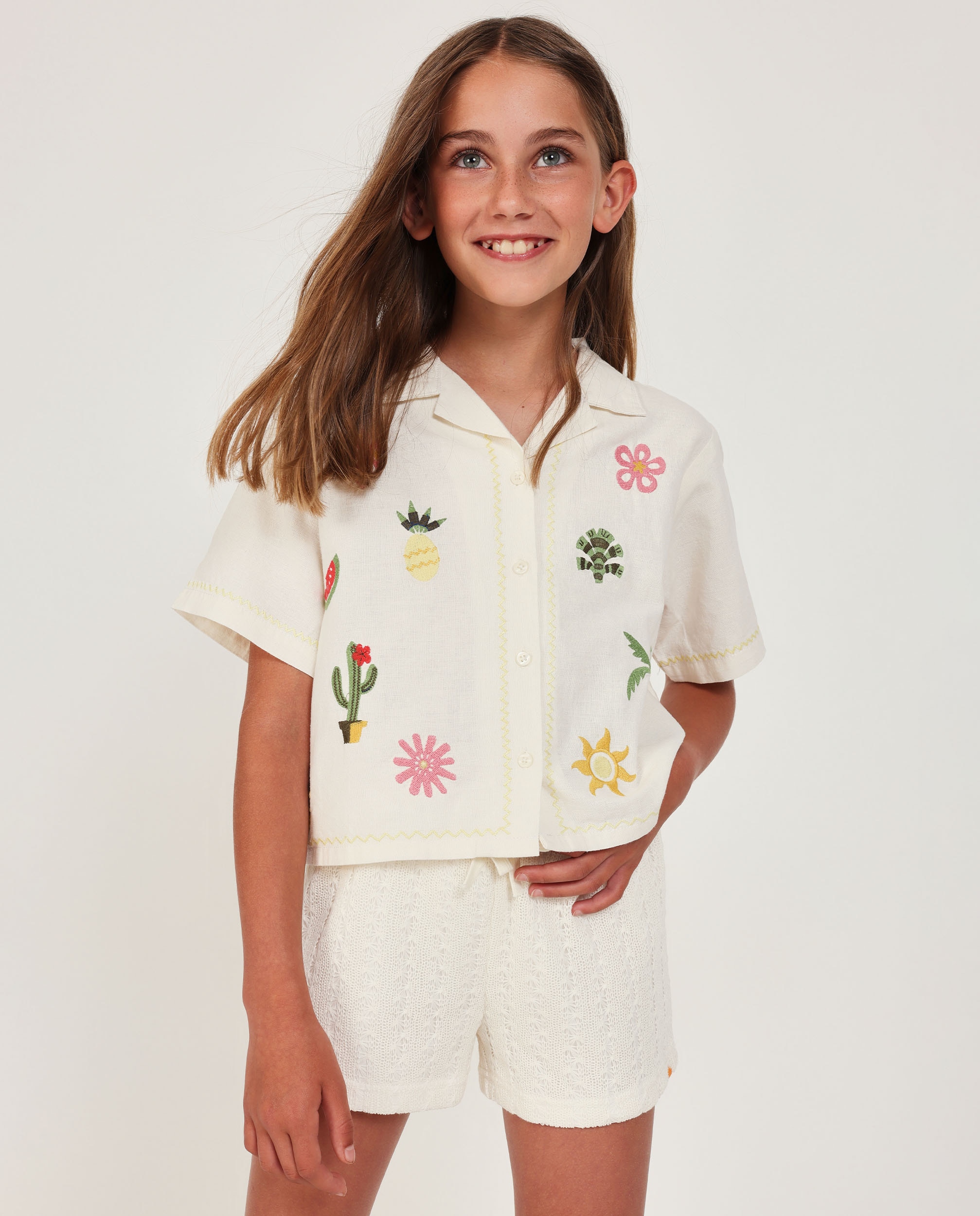 Imagem 0 de Short Infantil de Malha e Tecido Bordado