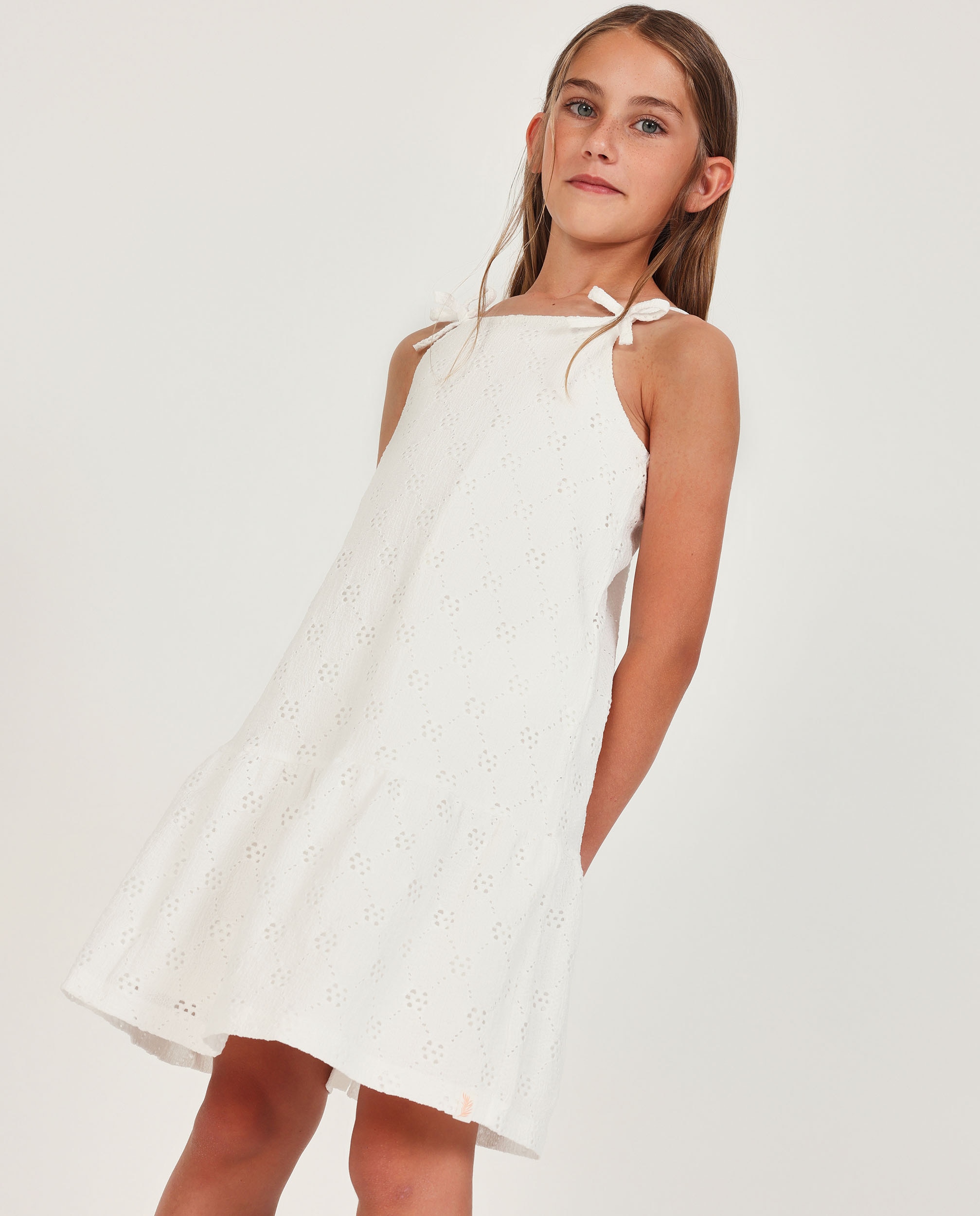 Imagem 0 de Vestido Infantil de Malha com Motivos Perfurados