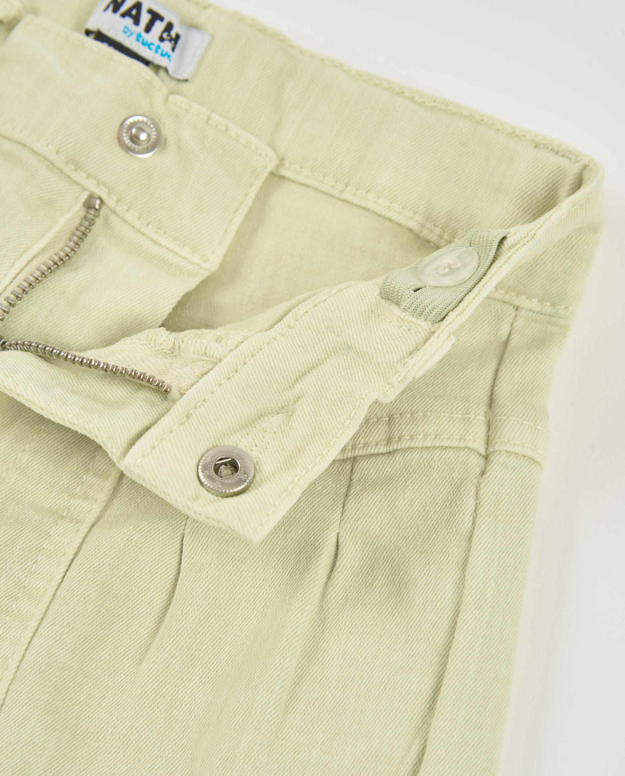 Short Infantil de Plana com Pregas Frontais Verde-claro-3