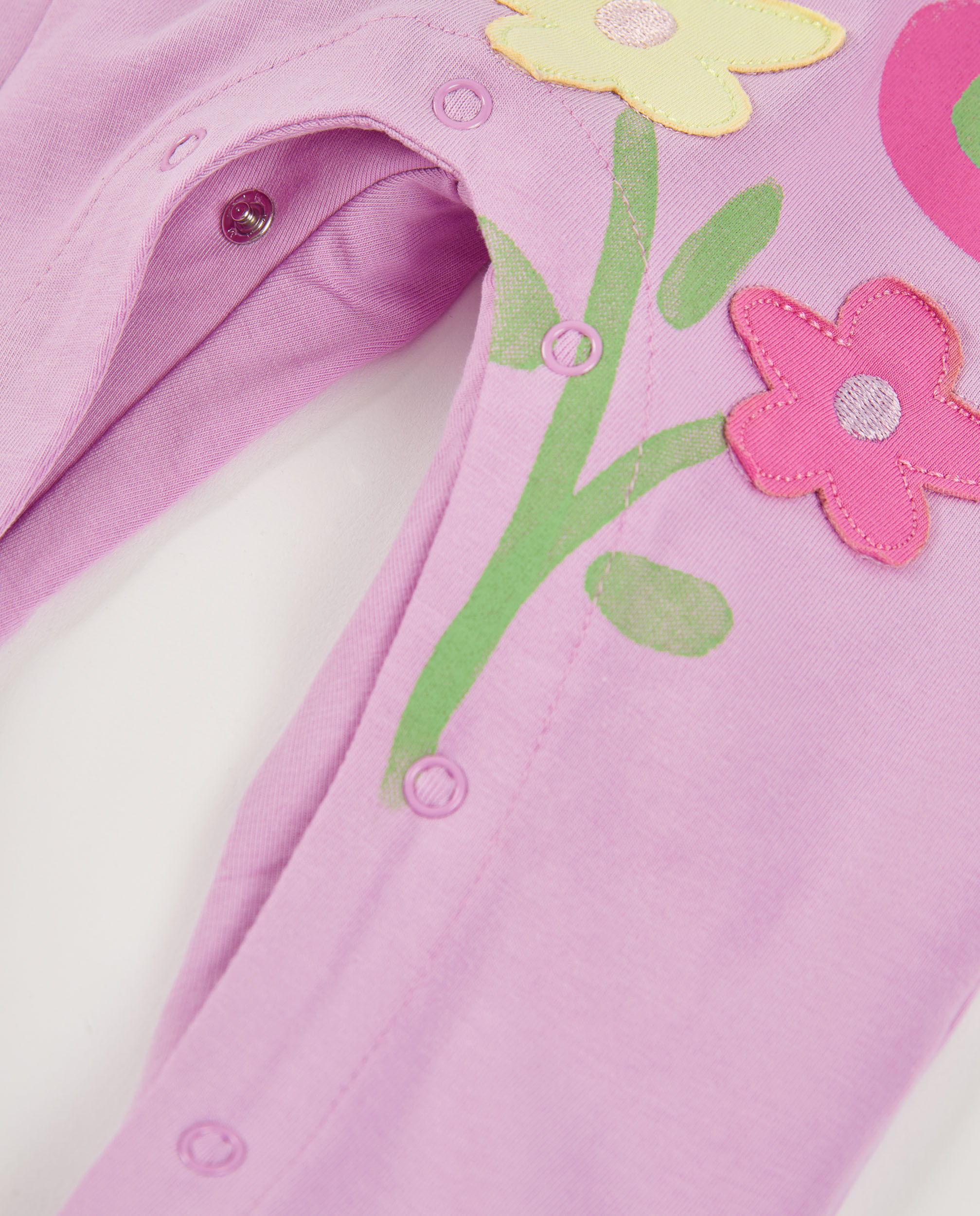 Babygrow para Bebé de Malha e Detalhes em Relevo Rosa-4