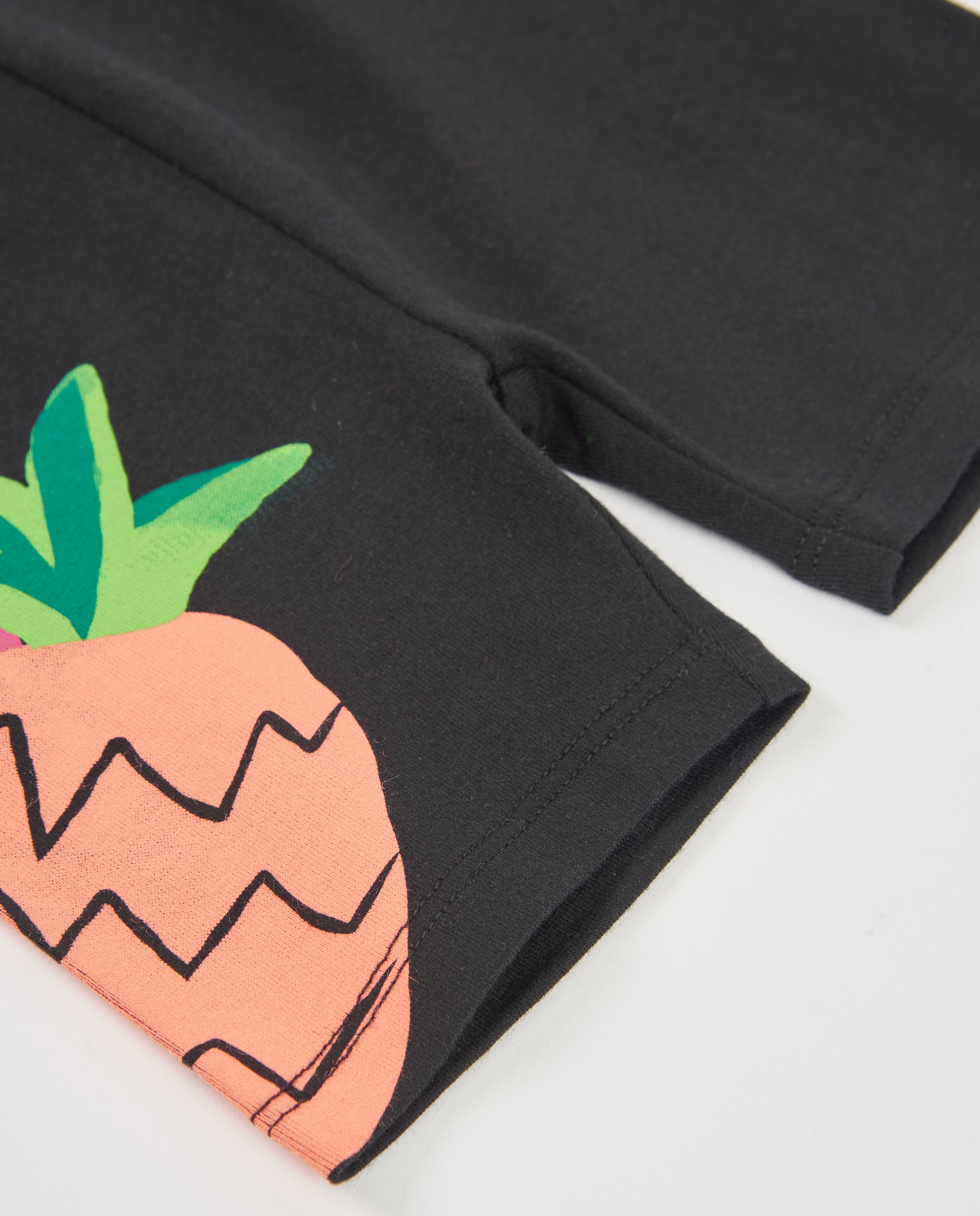Leggings Infantil de Malha com Estampado na Lateral Preto-4
