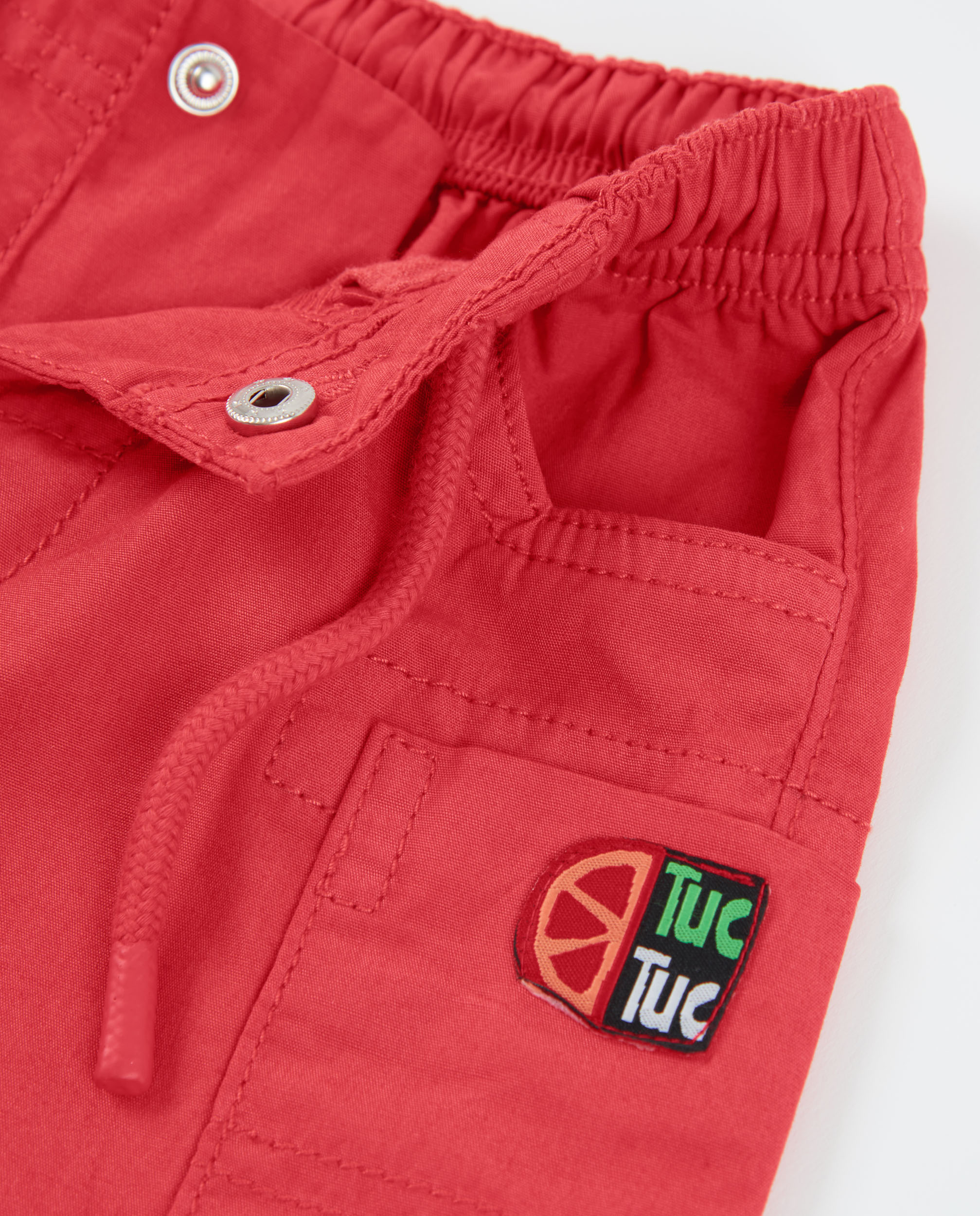Bermuda de Plana com Bolsos Cargo Vermelho-3