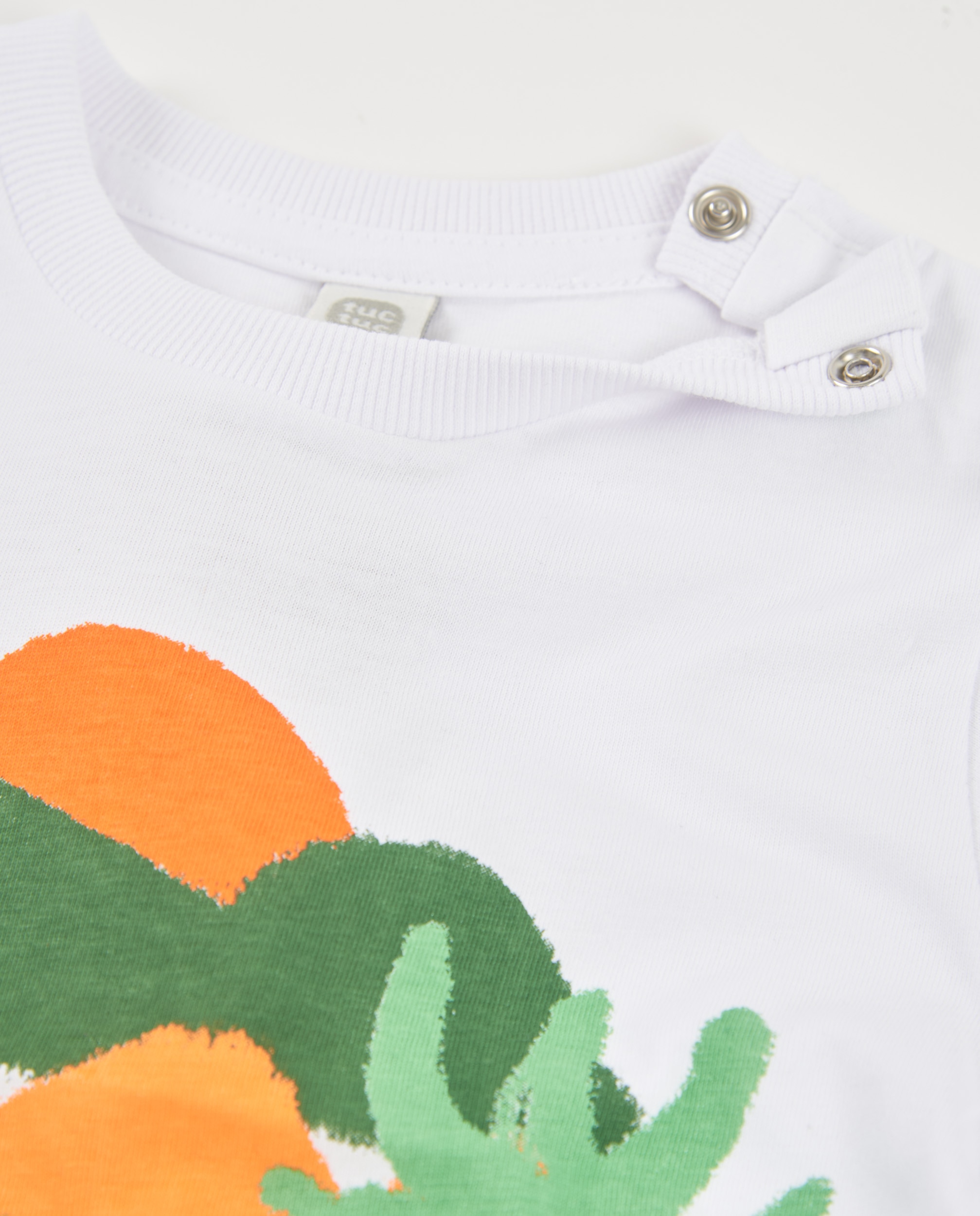 T-shirt Infantil de Malha e Aplique com Botão Branco-3