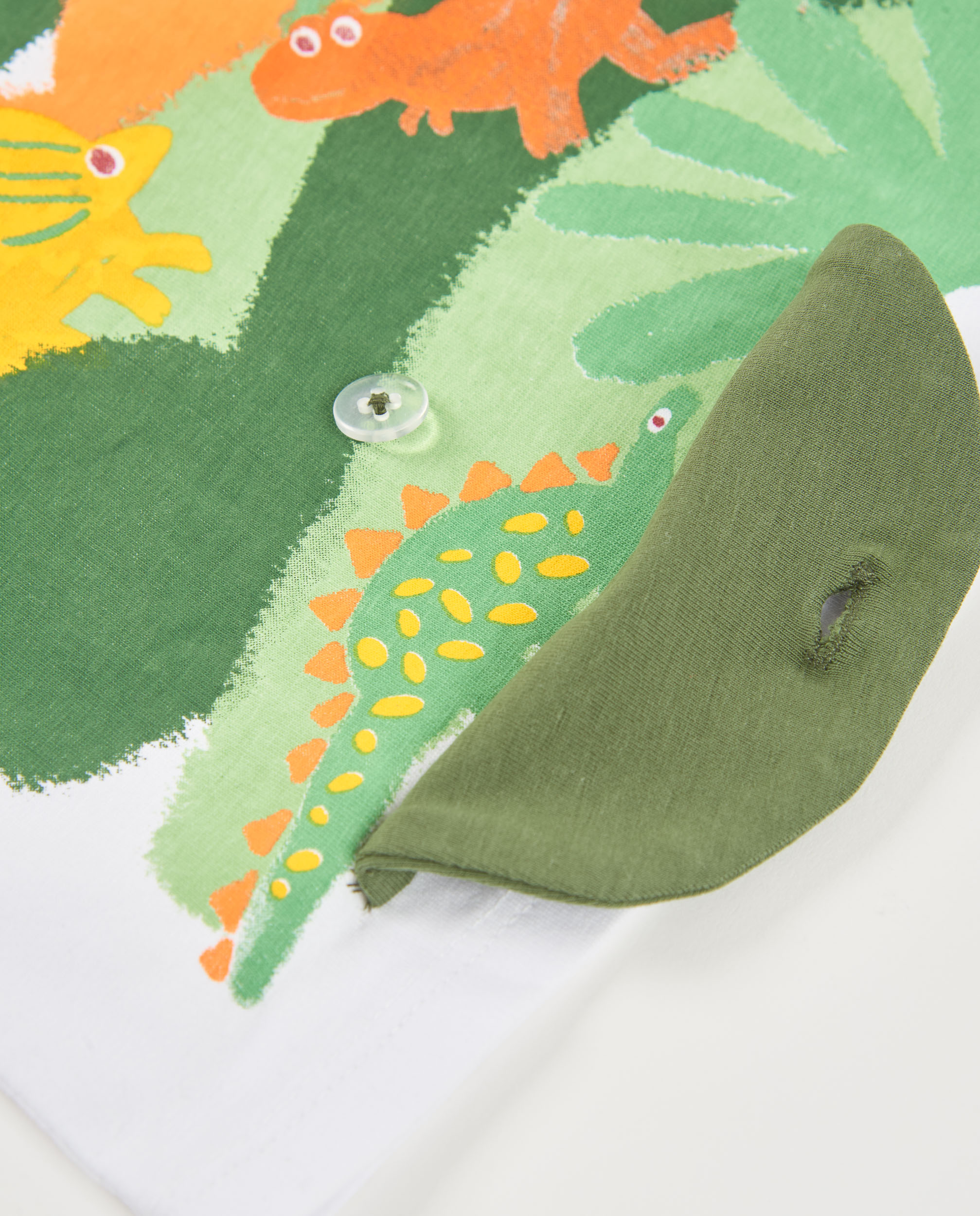 T-shirt Infantil de Malha e Aplique com Botão Branco-4