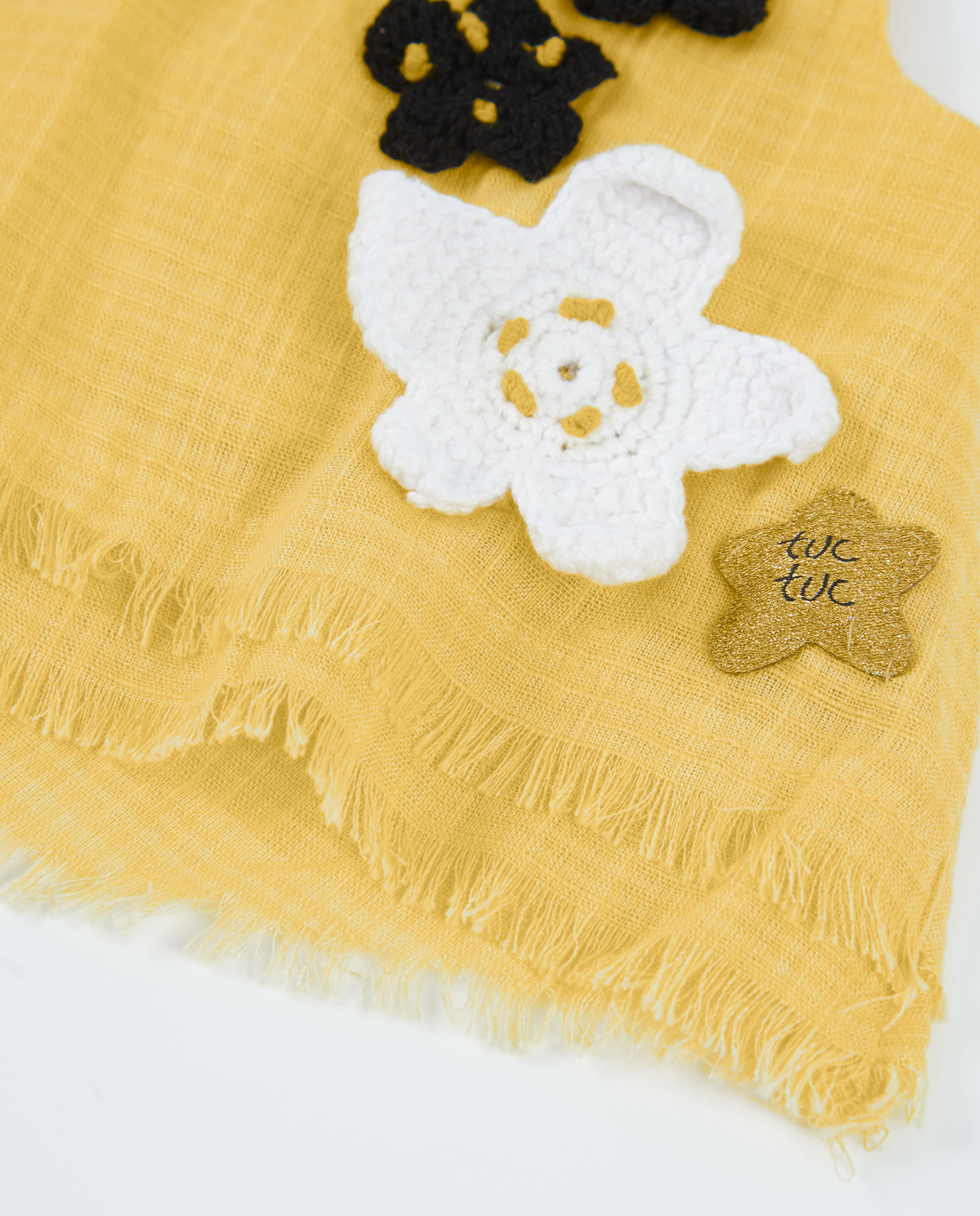 Blusa de Plana com Aplicações Florais Tuc tuc Amarelo-4