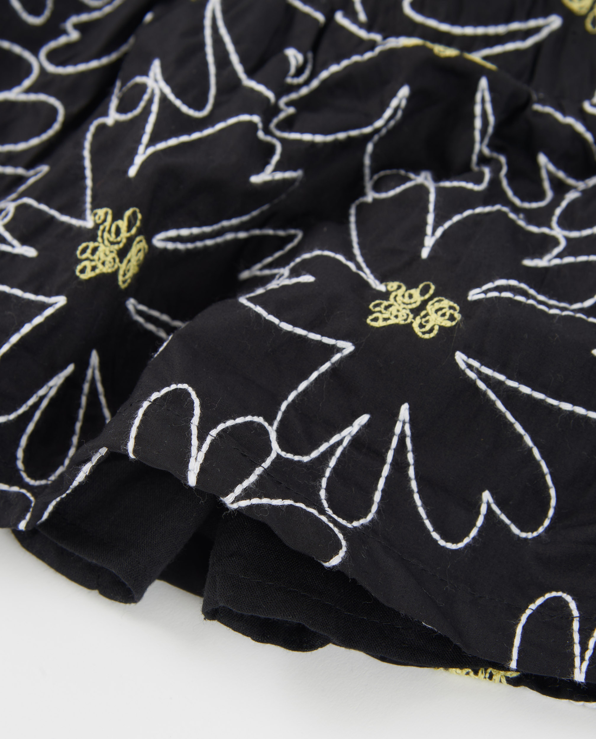 Saia Infantil de Plana com Bordado Floral Preto-4