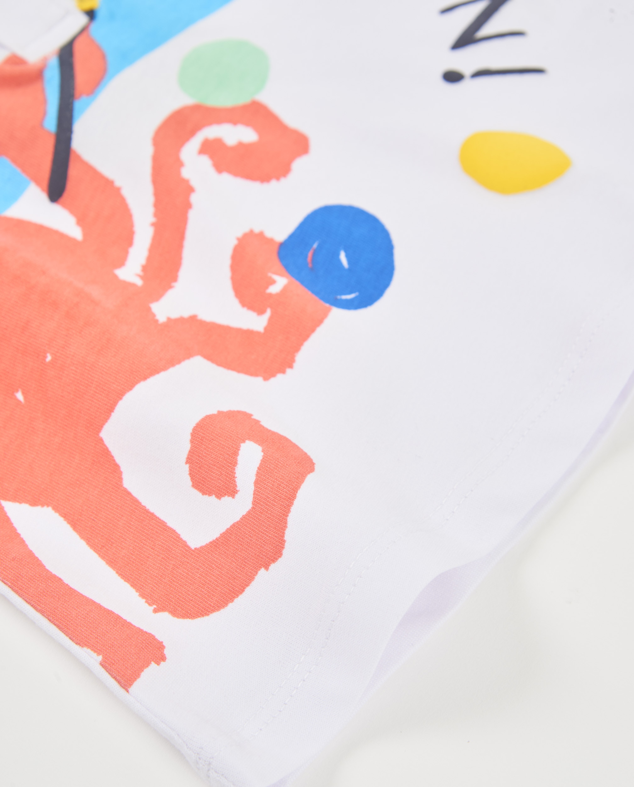T-shirt Infantil de Malha e Design Às Riscas Branco-4