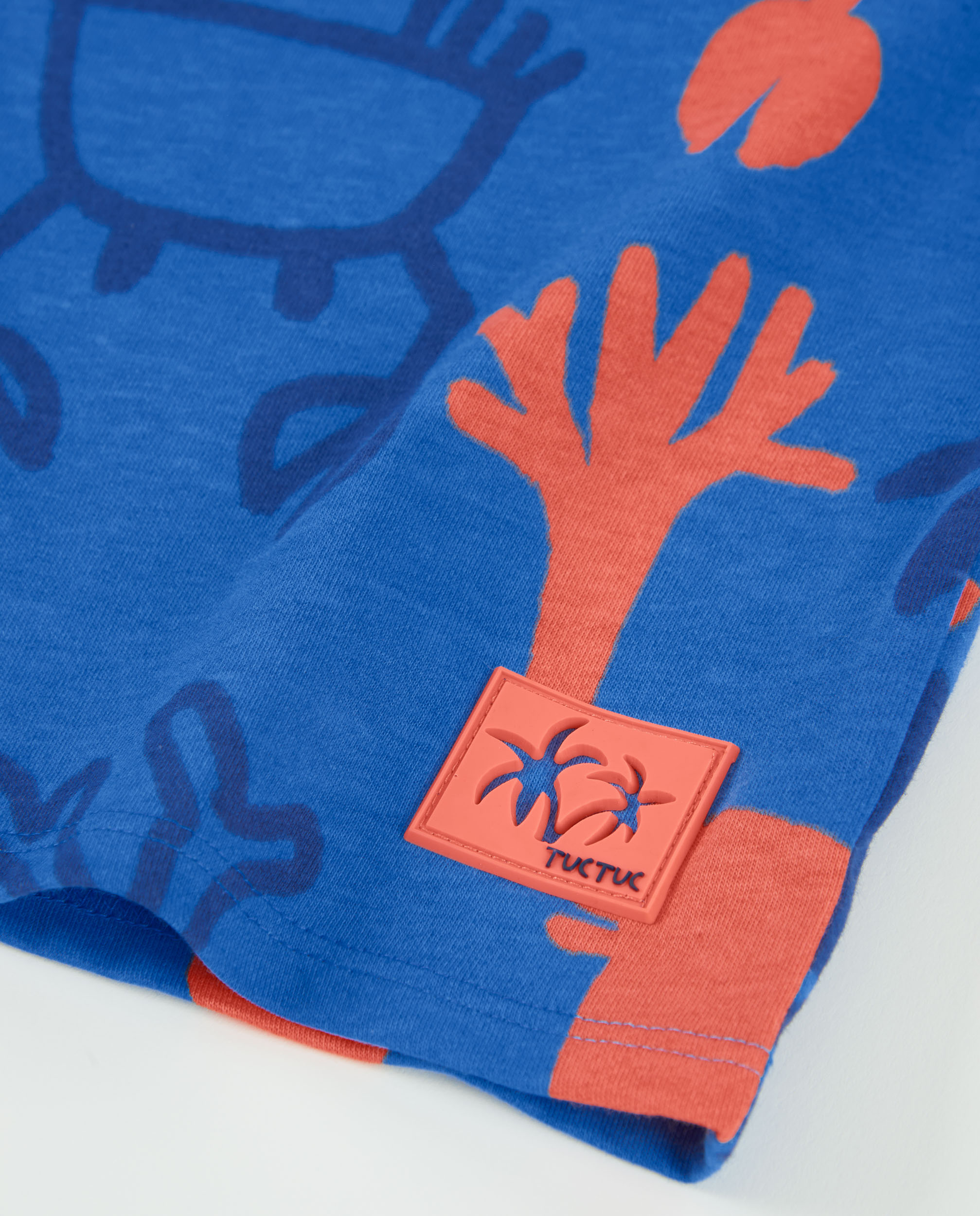 T-shirt Infantil de Malha e Estampado Integral em Marinho Azul-4