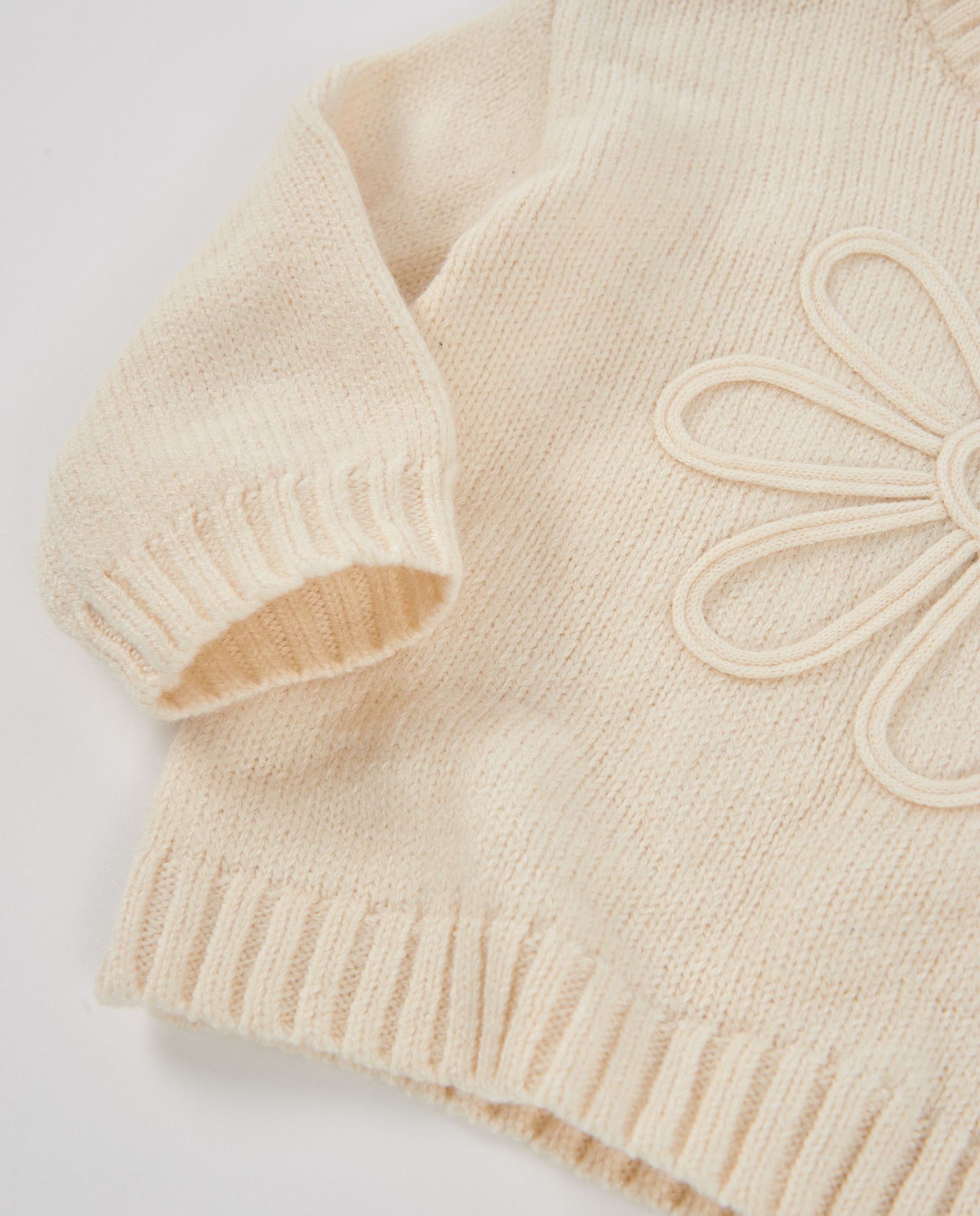 Sweatshirt Infantil de Tricô com Detalhe Floral e Tato Suave Cru-3