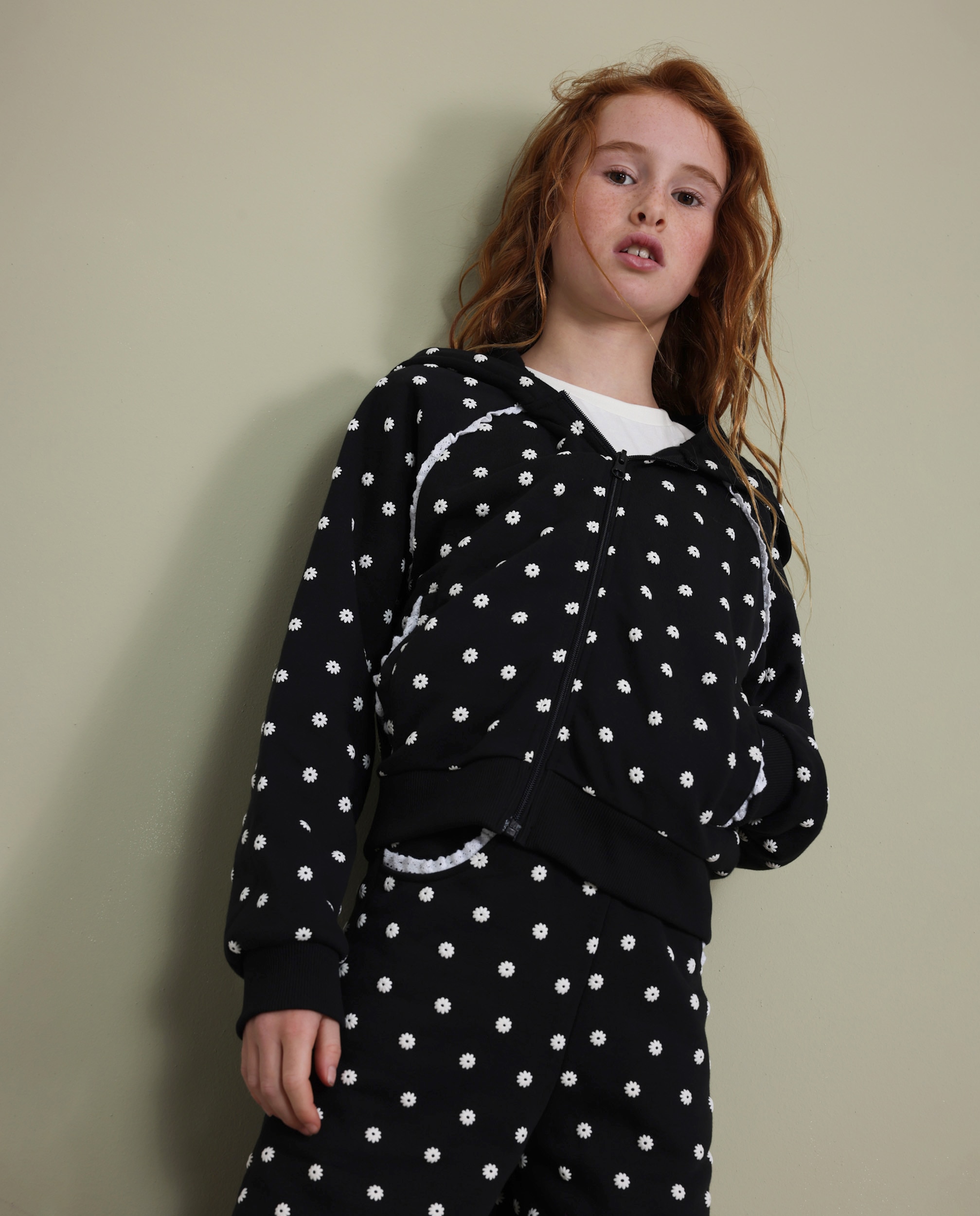 Imagem 0 de Conjunto Infantil de Felpa com Sweatshirt de Capuz e Estampado Floral