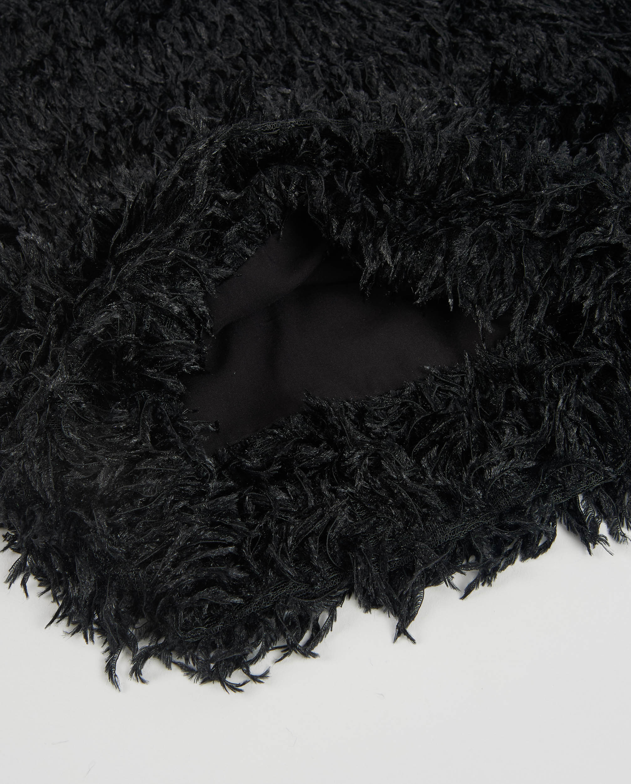 Vestido Infantil com Textura de Plumagem e Alças Preto-4