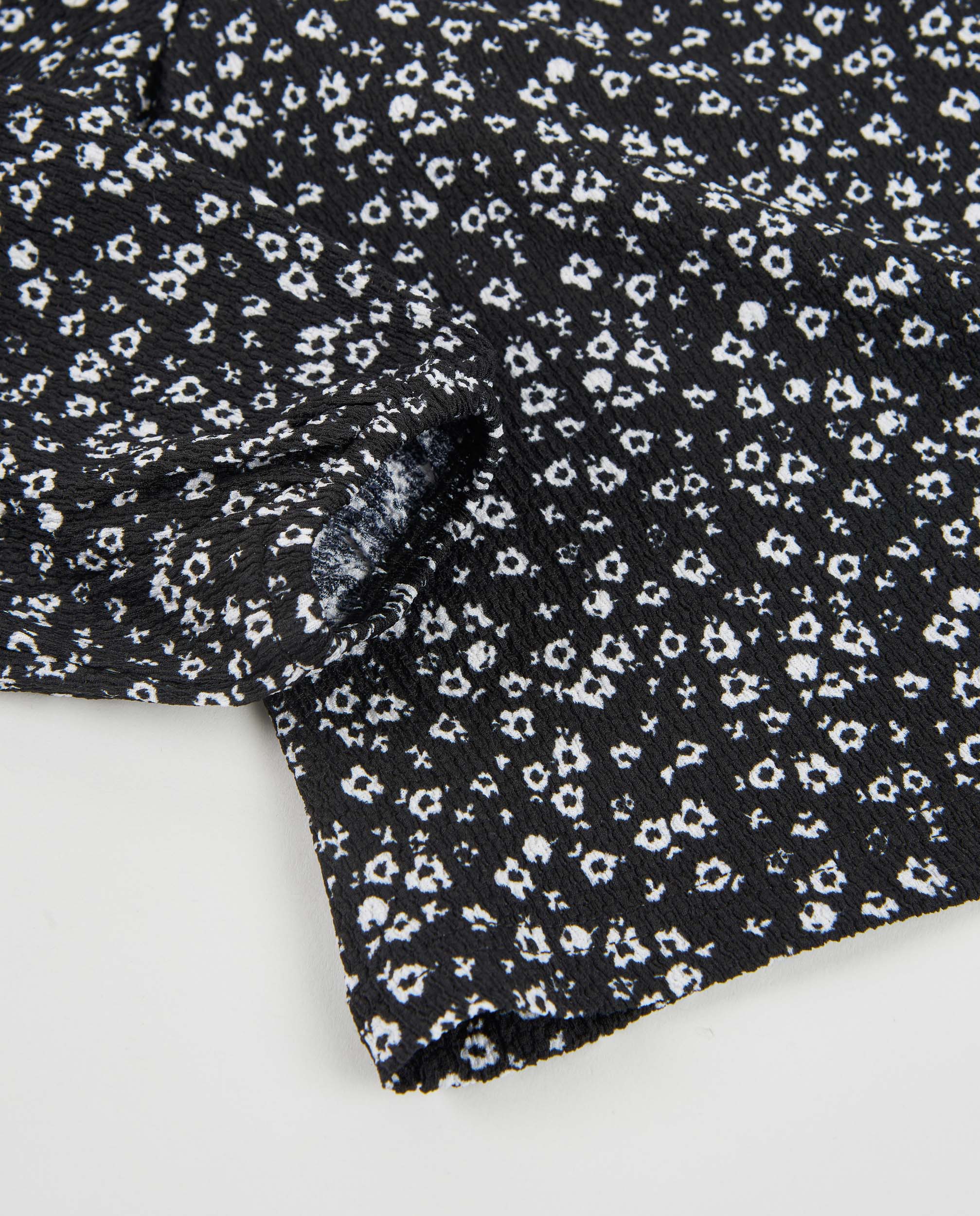 Blusa Infantil de Tecido Plano com Gola Alta e Estampado Floral Preto-4