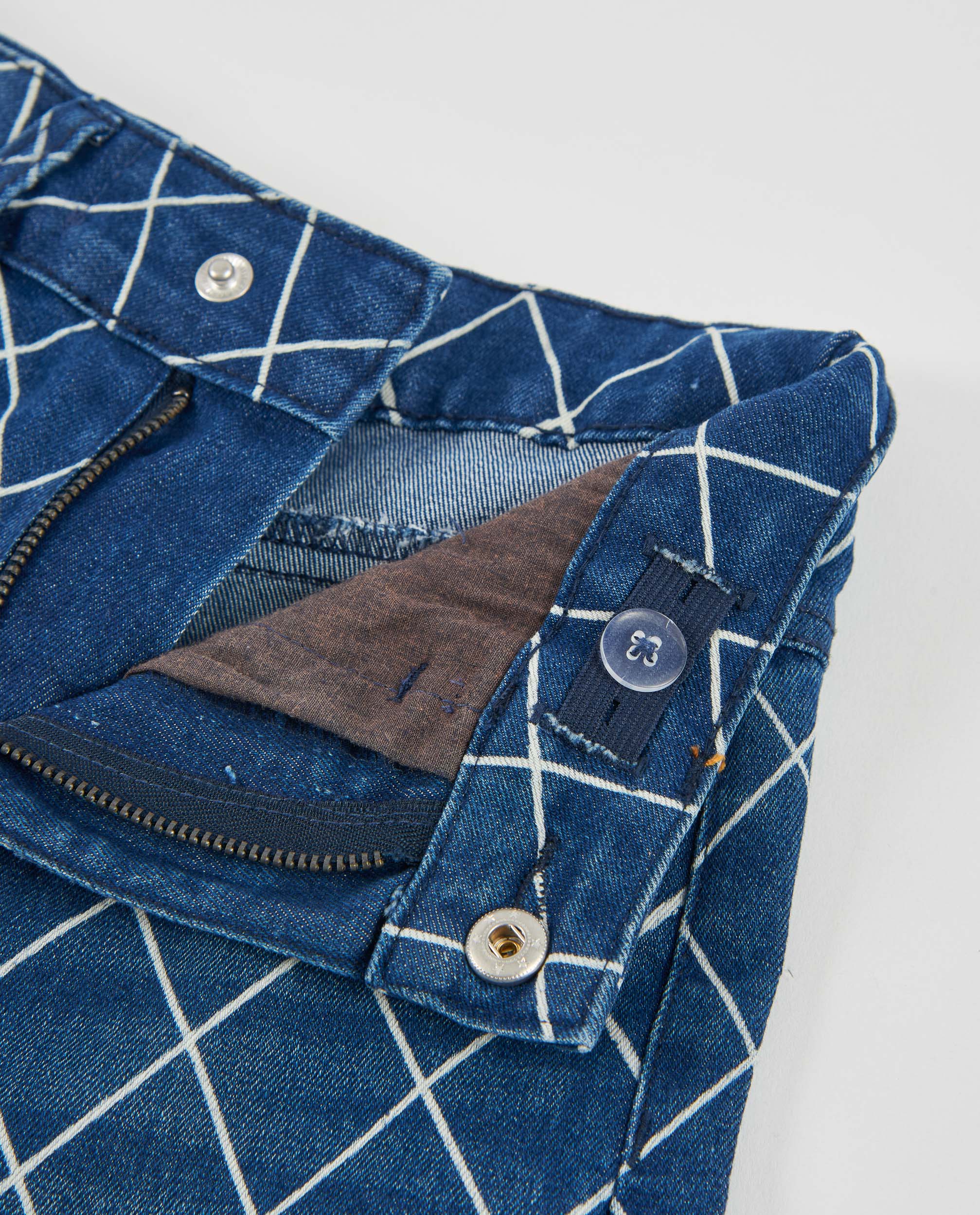 Jeans Infantil com Estampado Geométrico e Corte a Direito Azul-3