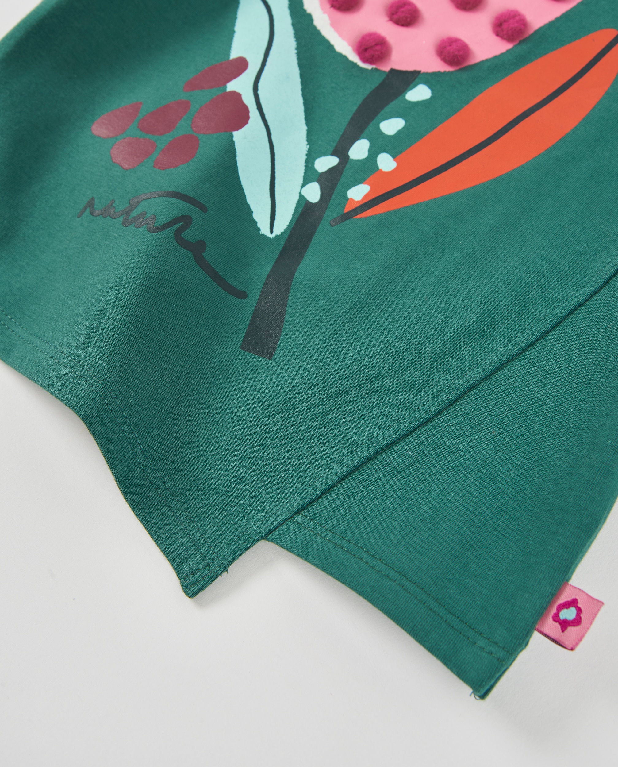T-shirt Infantil de Malha com Pompões em Relevo e Estampado Floral Verde-3