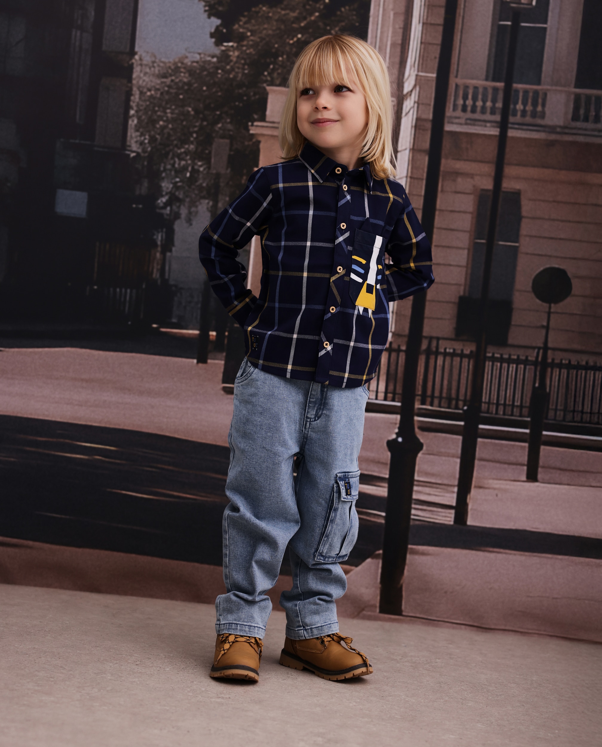 Imagem 0 de Jeans Infantil com Bolso Cargo e Elástico na Cintura