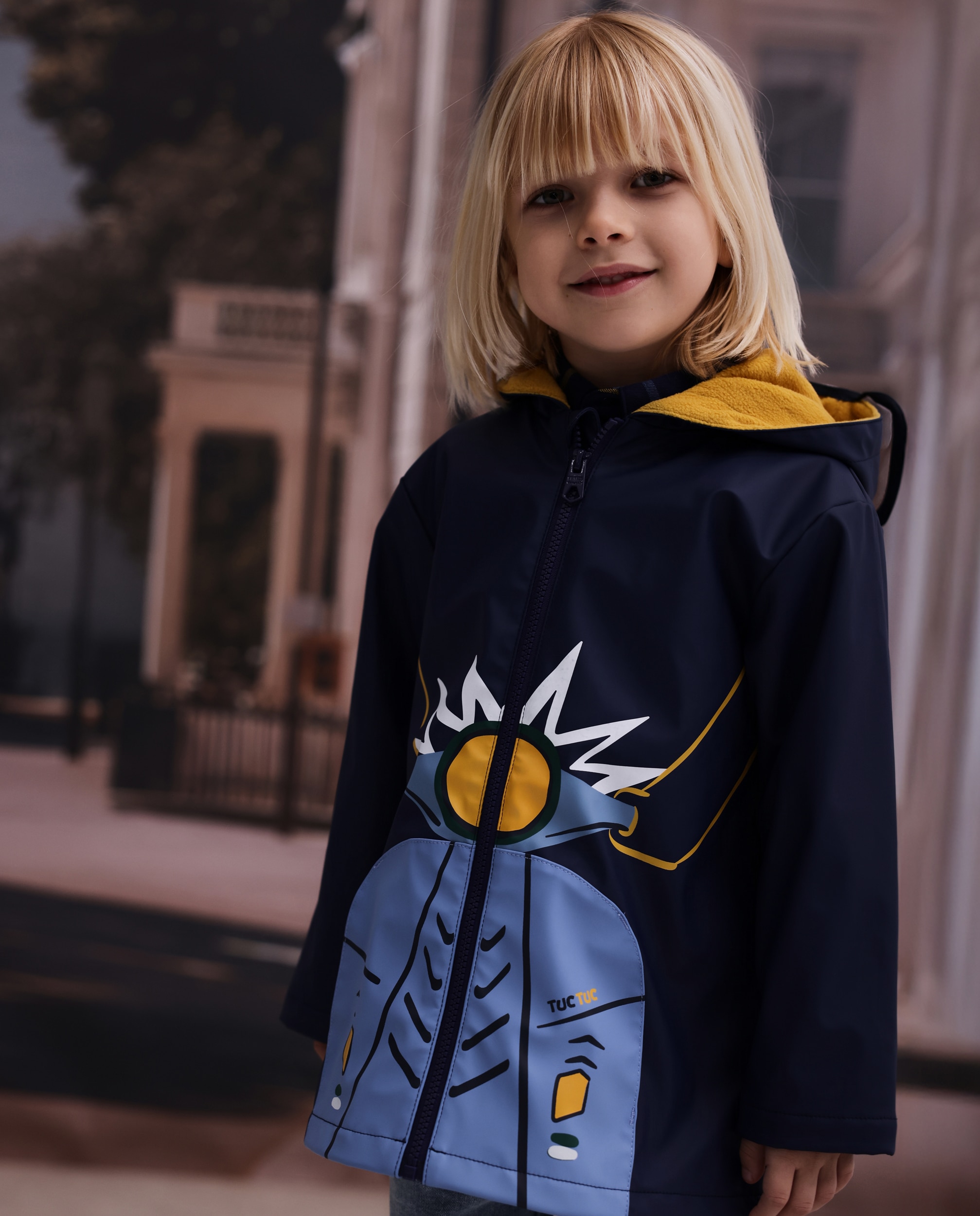 Imagem 0 de Impermeável Infantil com Capuz e Design de Motoqueiro