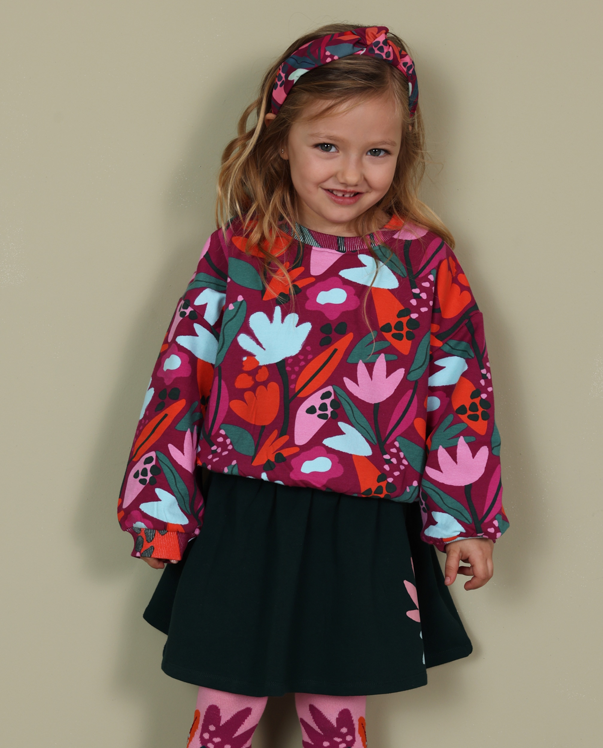 Imagem 0 de Sweatshirt Infantil de Felpa com Estampado Floral e Cores Vivas
