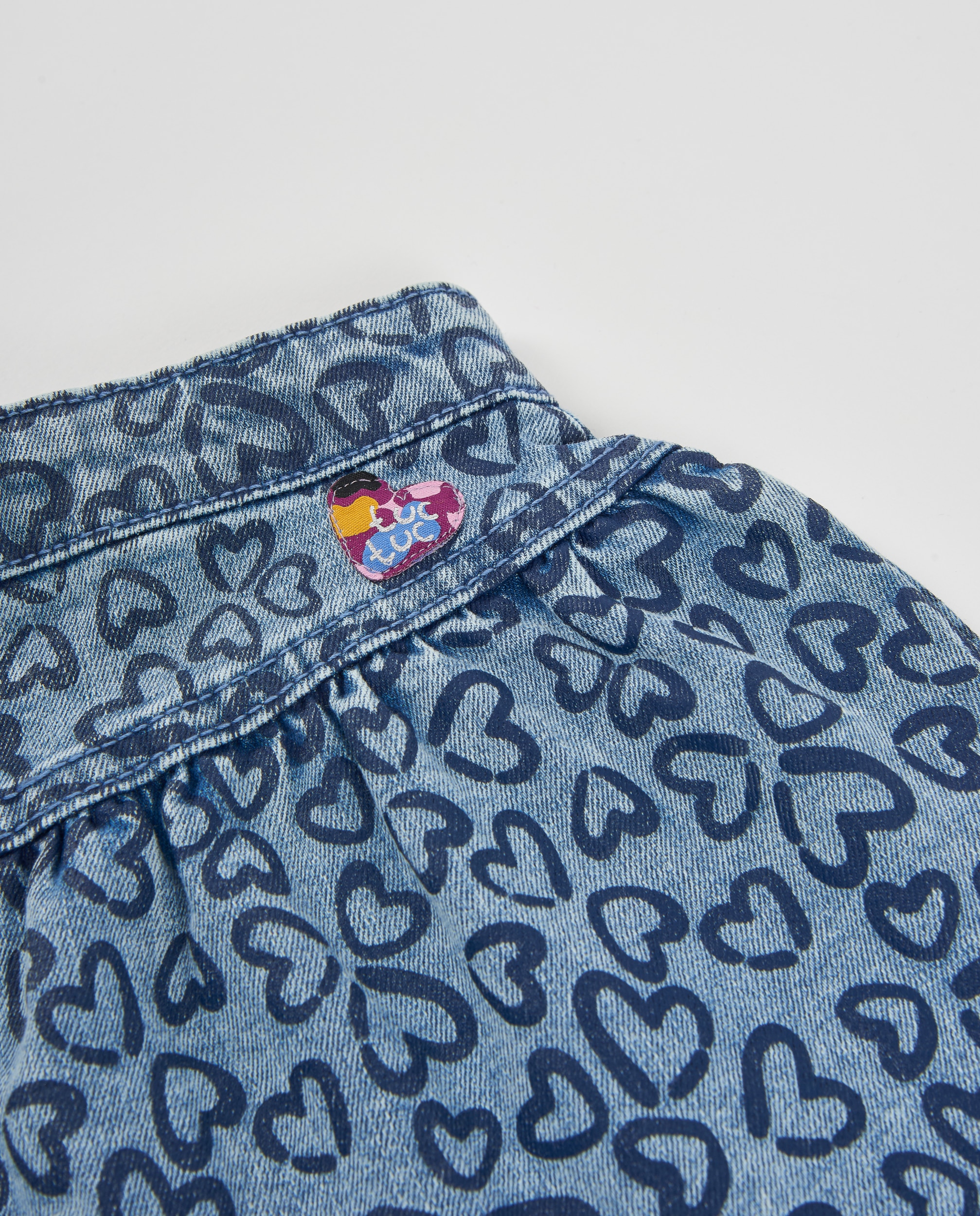 Saia Infantil de Denim com Estampado de Corações e Tecido Resistente Azul denim-5