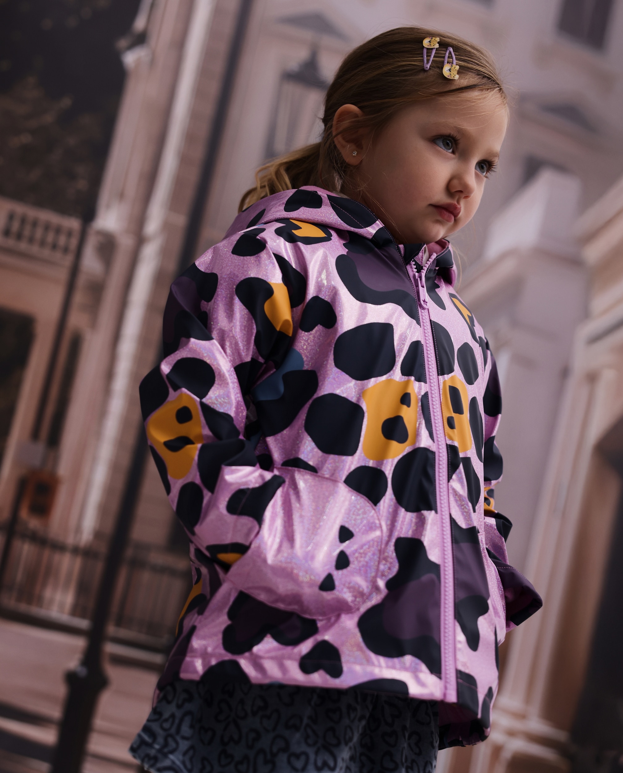 Imagem 0 de Impermeável Infantil com Estampado Animal Print e Capuz