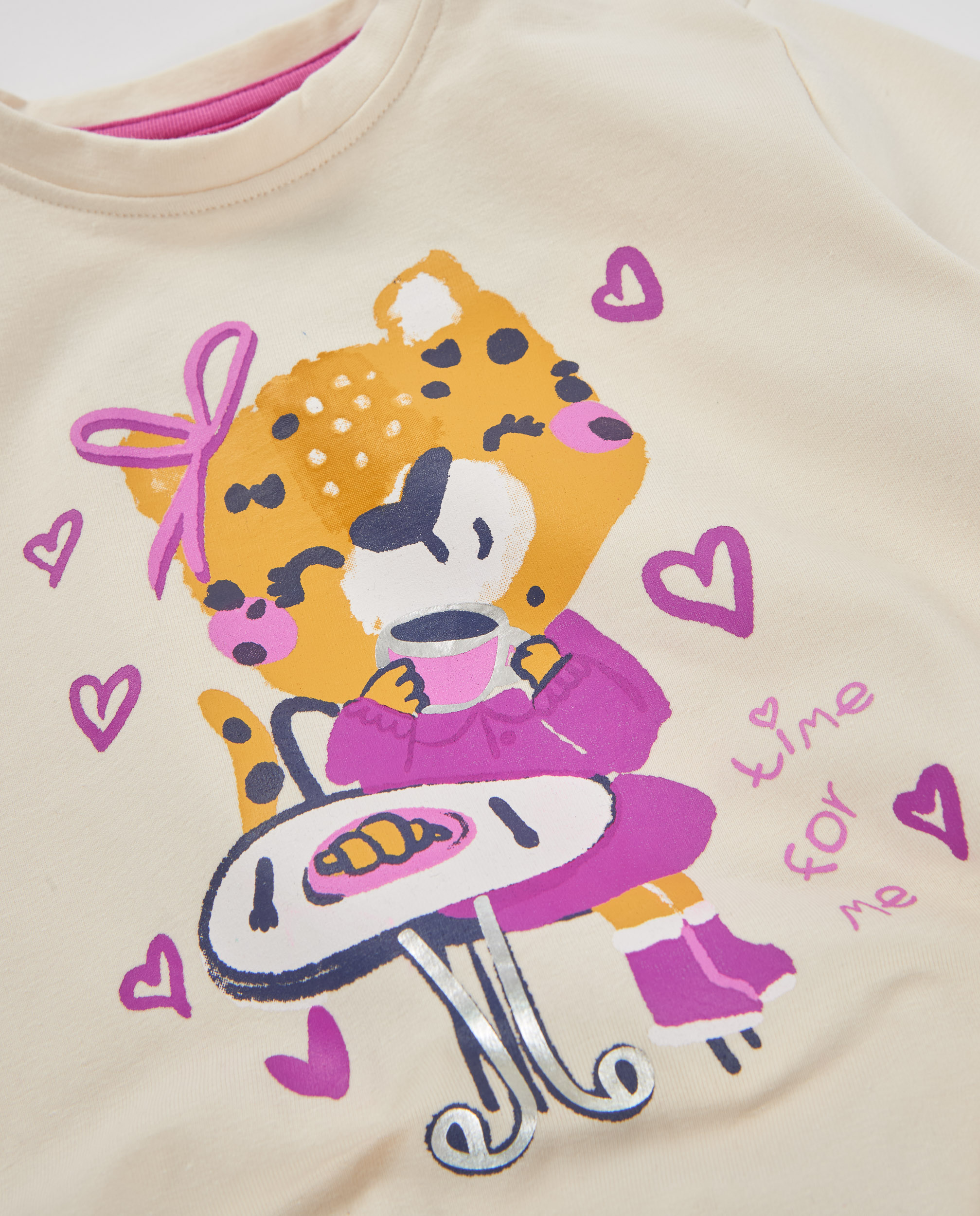 T-shirt Infantil de Malha com Desenho Leopardo e Detalhe de Laço Cru-3