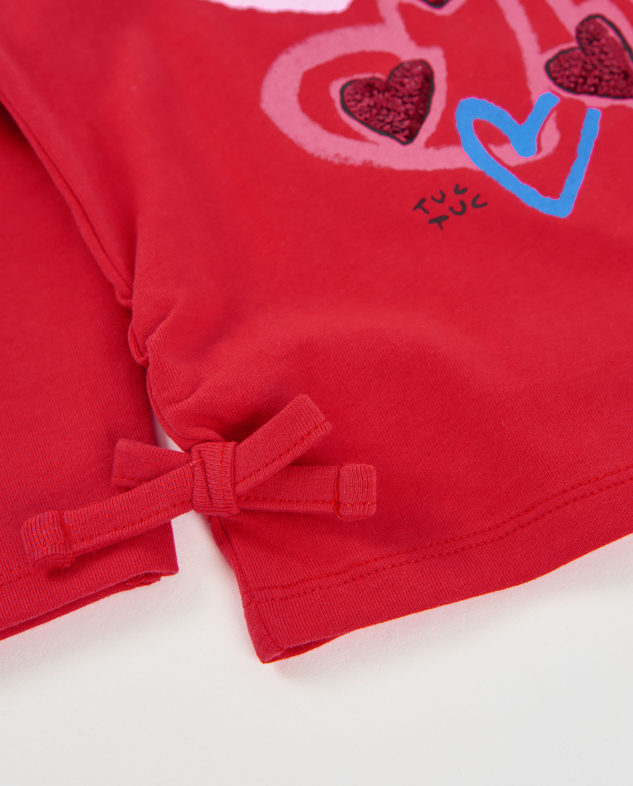 T-shirt Infantil de Malha com Design de Corações e Laços Vermelho-4