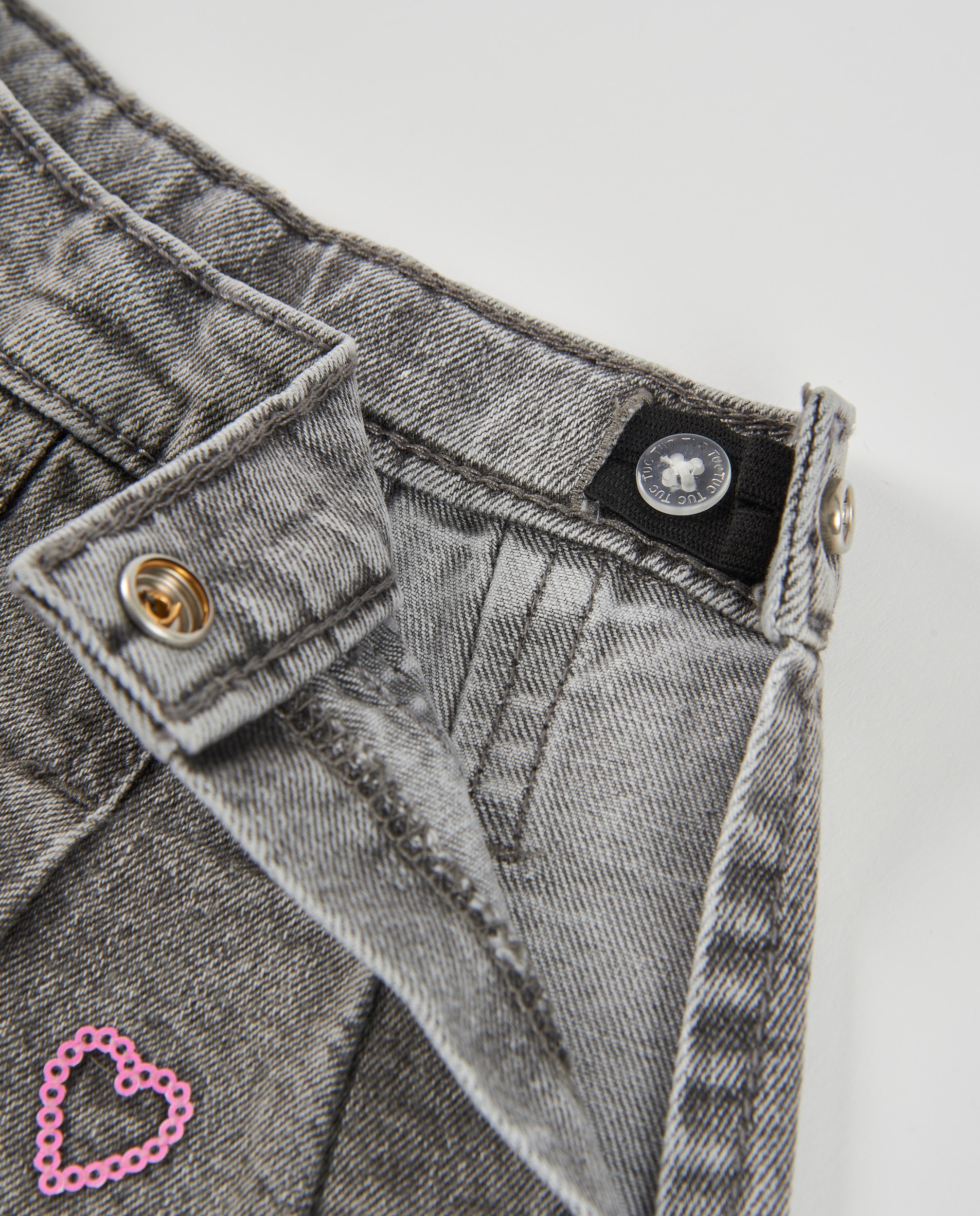 Saia Infantil de Denim com Bordado de Corações Cinzento-claro-3