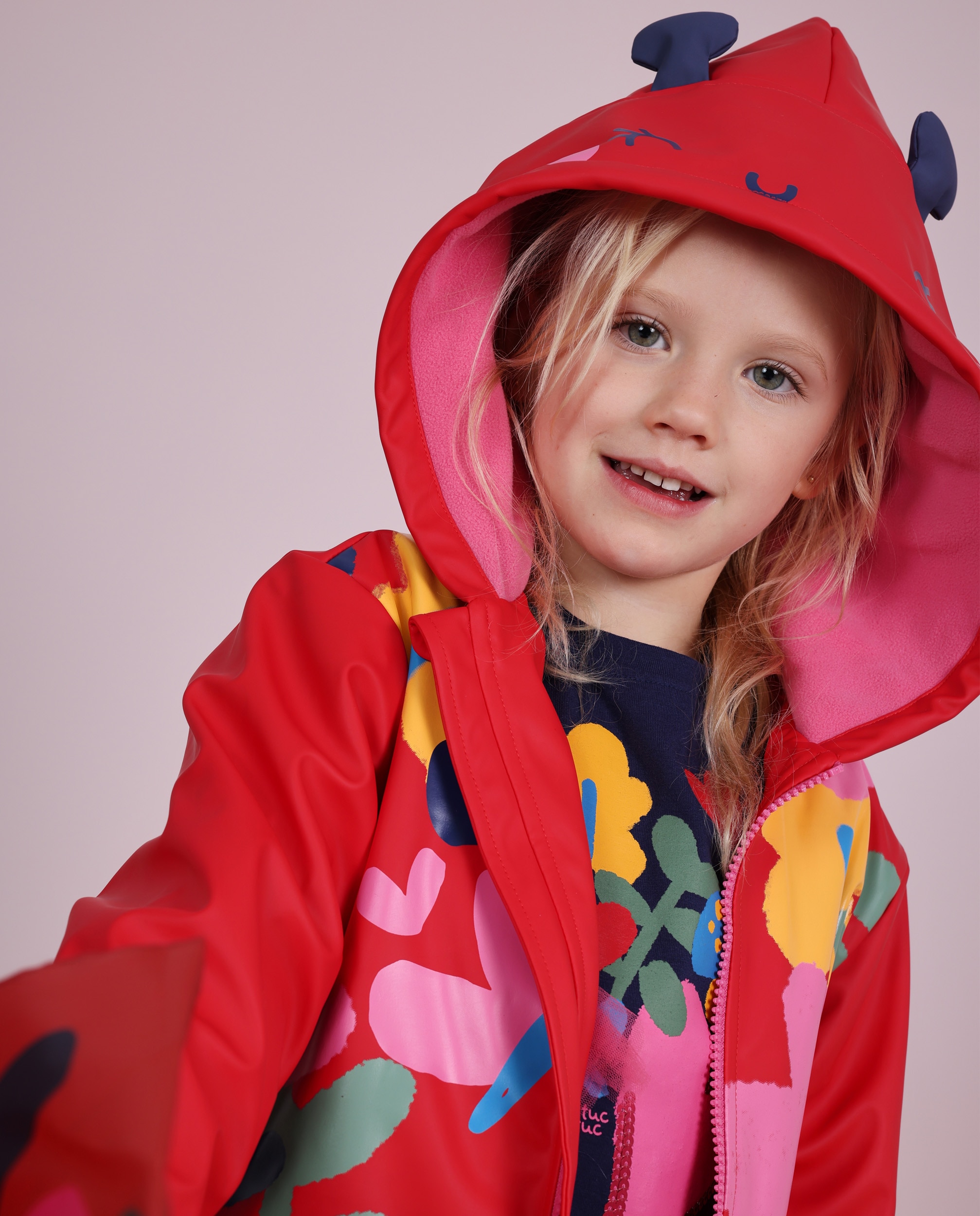 Imagem 0 de Impermeável Infantil com Capuz e Design de Joaninha