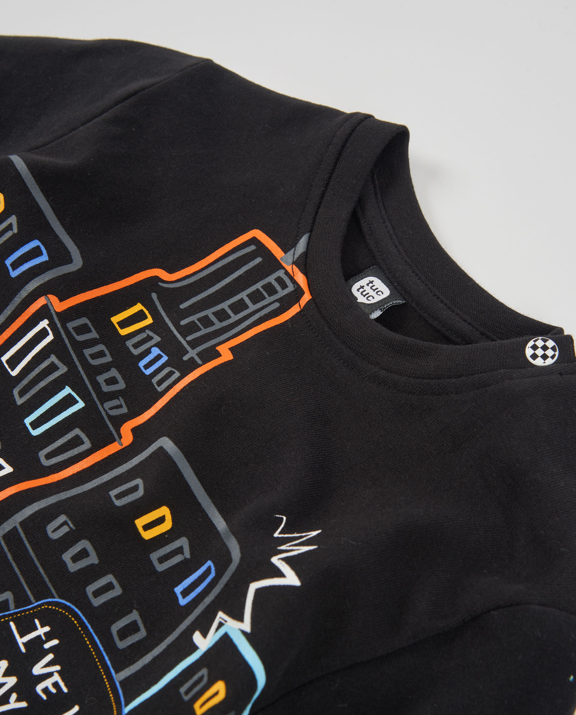T-shirt Infantil de Malha com Estampado Urbano e Manga Comprida Preto-3