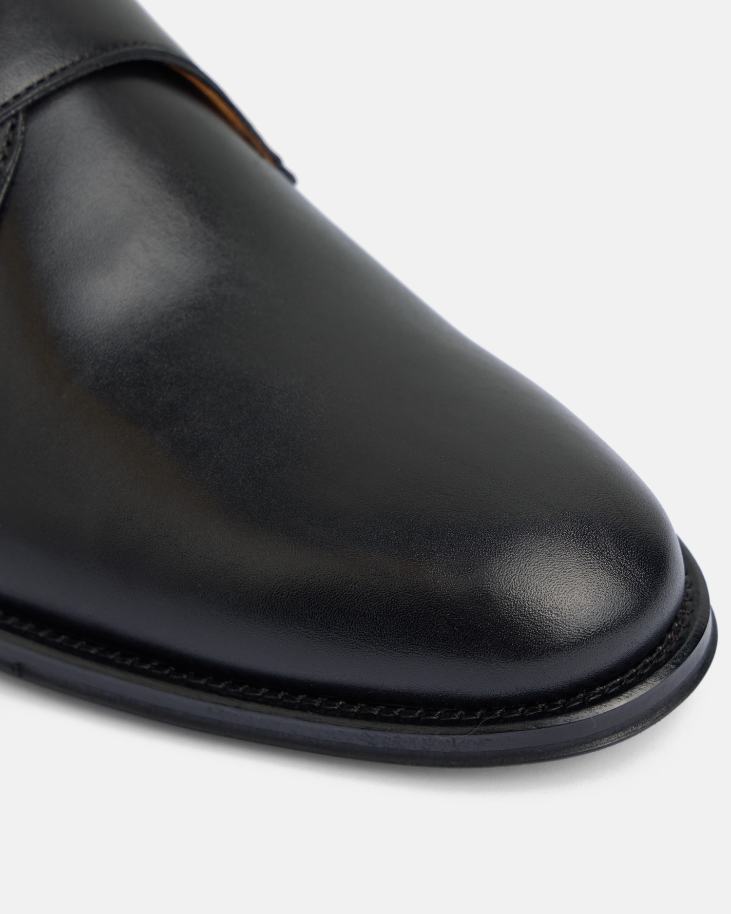 Bluchers Clássicos de Pele Perfurados em Preto Preto-3