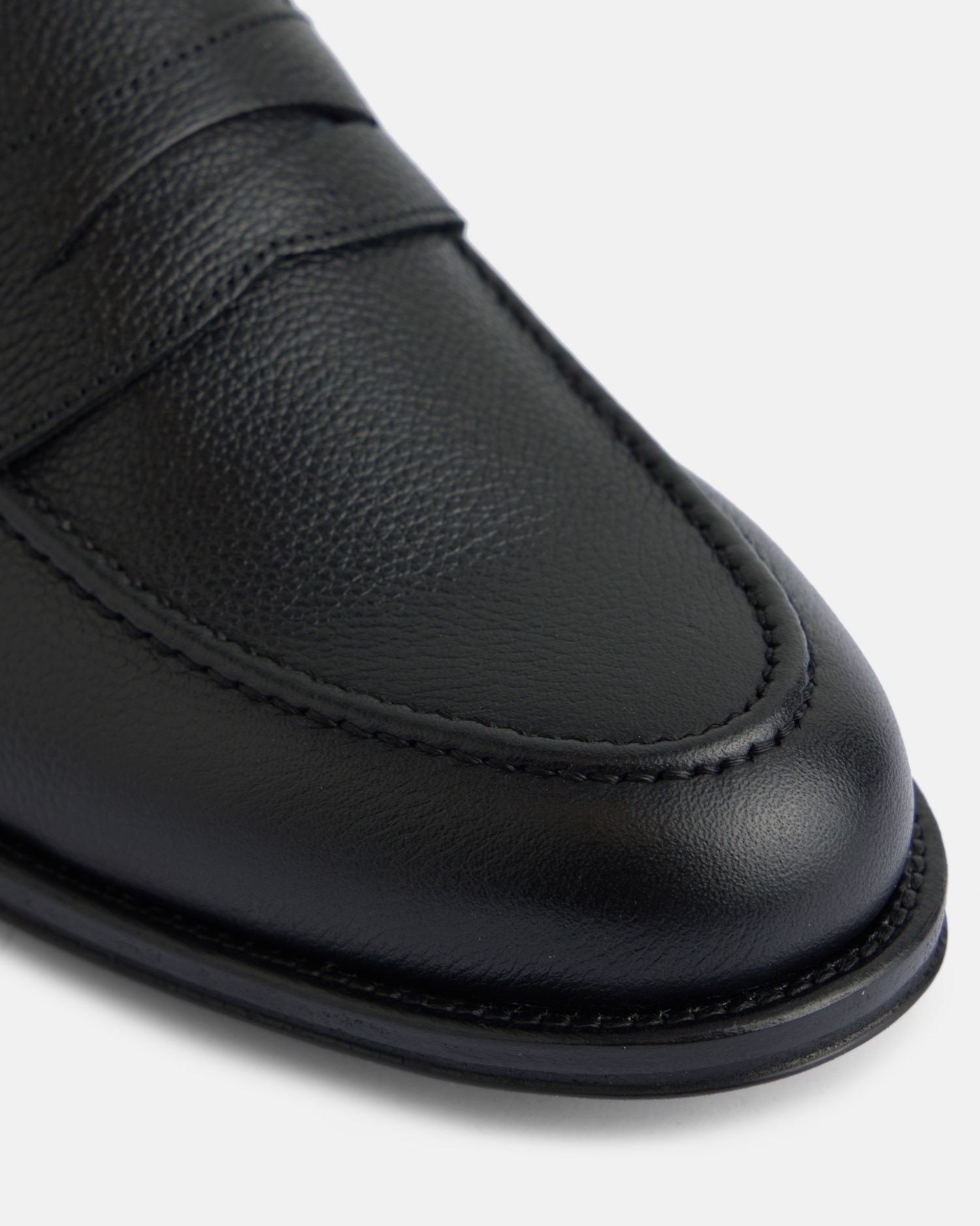 Mocassins Penny Soft Grain em Preto Preto-2