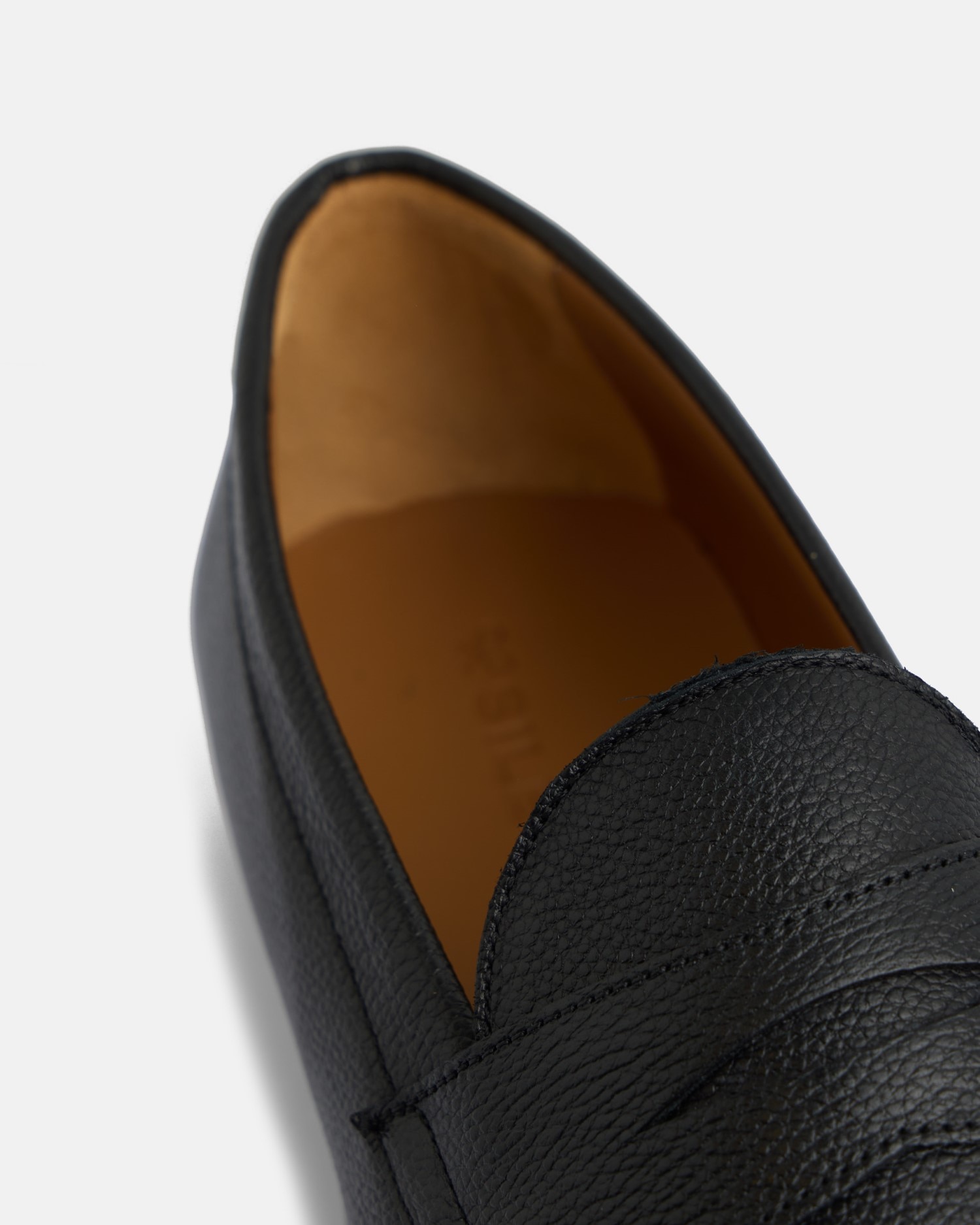 Mocassins Penny Soft Grain em Preto Preto-5