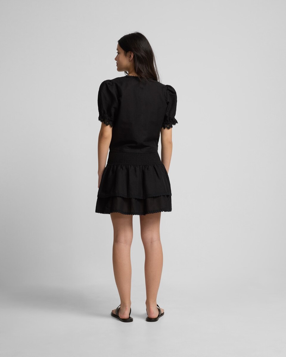 Saia Mini com Folhos e Renda em Preto Preto-2