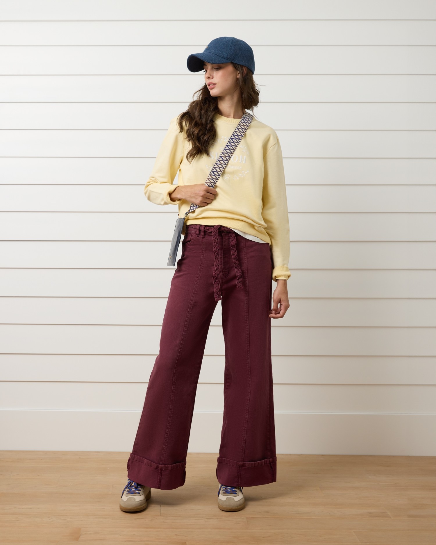 Imagem 0 de Calças Denim Cinto Trança Bordeaux